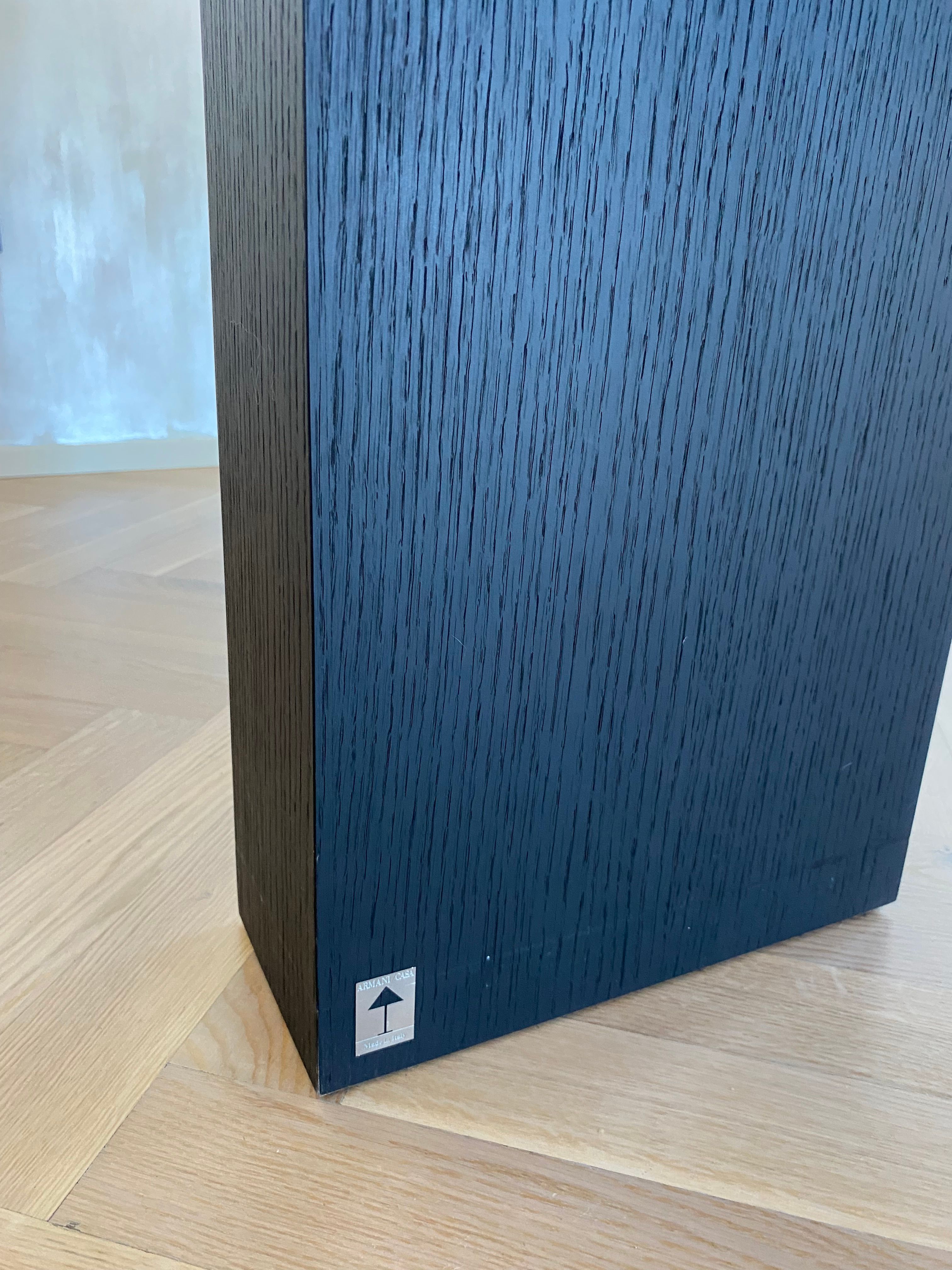 Round New York Table in Oak and Maple Wood Brand