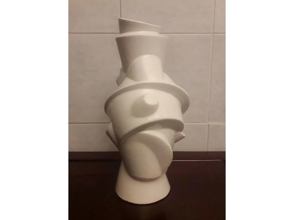 White ceramic vase, Muuto image