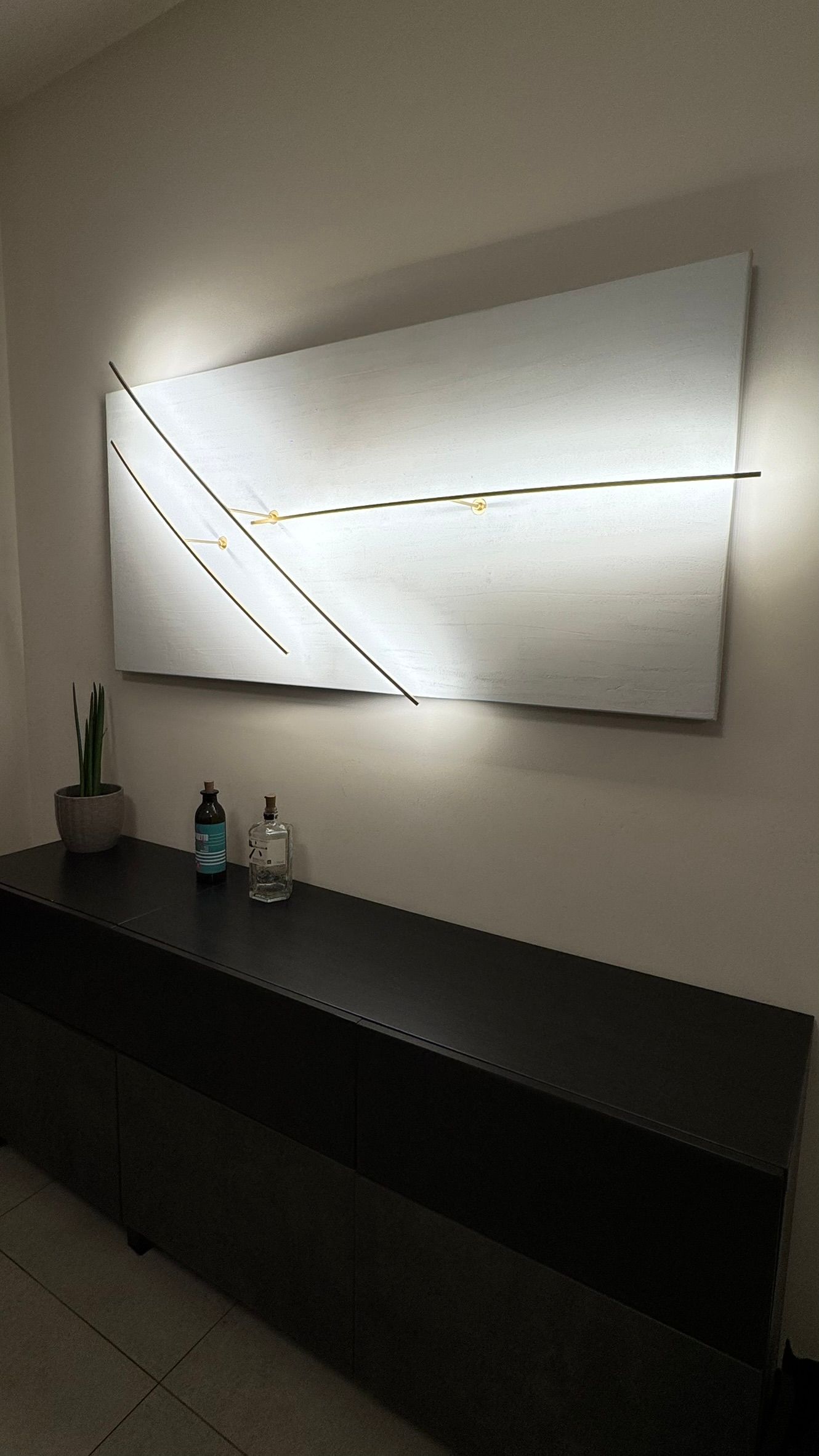 Lampada da parete Albatros di Marco Pagnoncelli, Icone Luce Brand