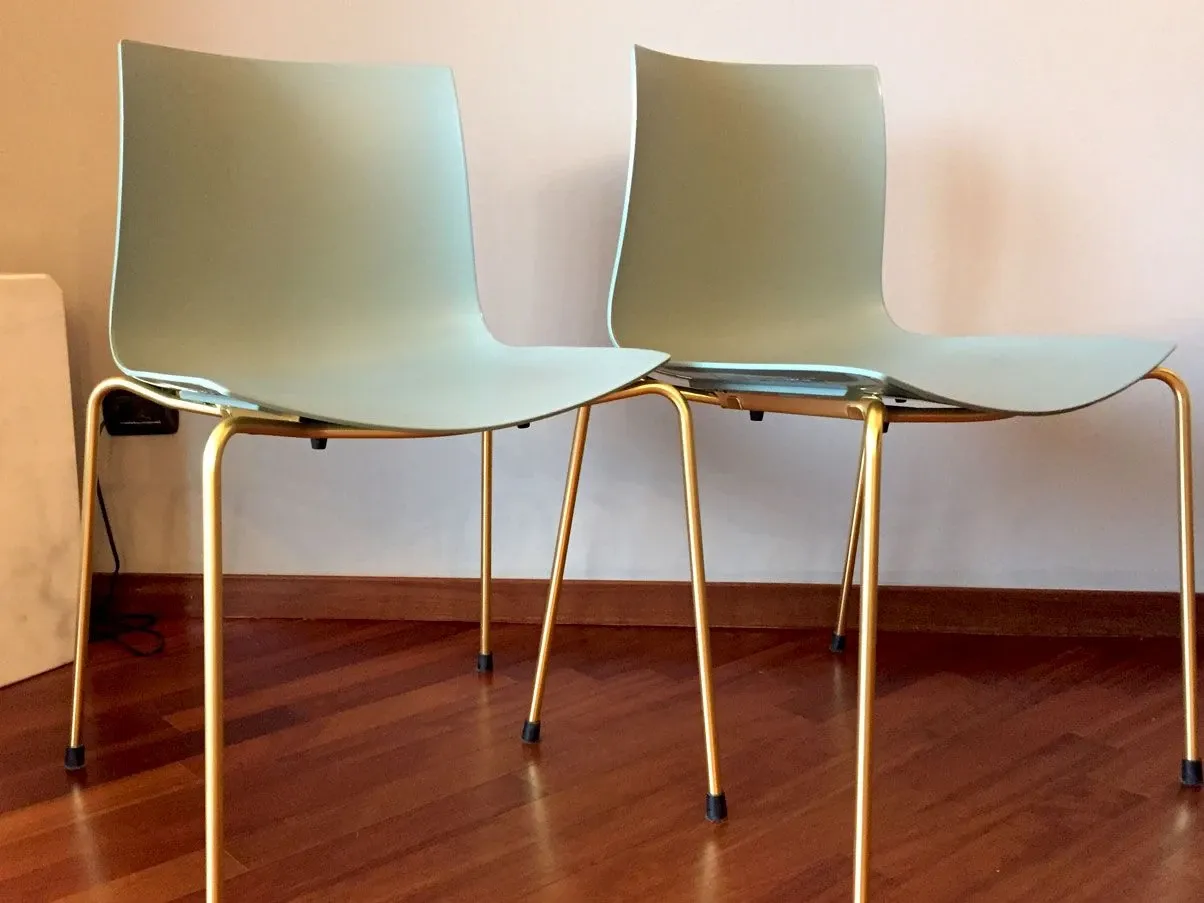 Set 2 chairs Catifa 46 polypropylene and brass (light blue), Arper 3