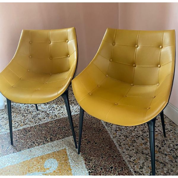 Set of 2 yellow Passion armchairs in leather with black glossy shell, Cassina image