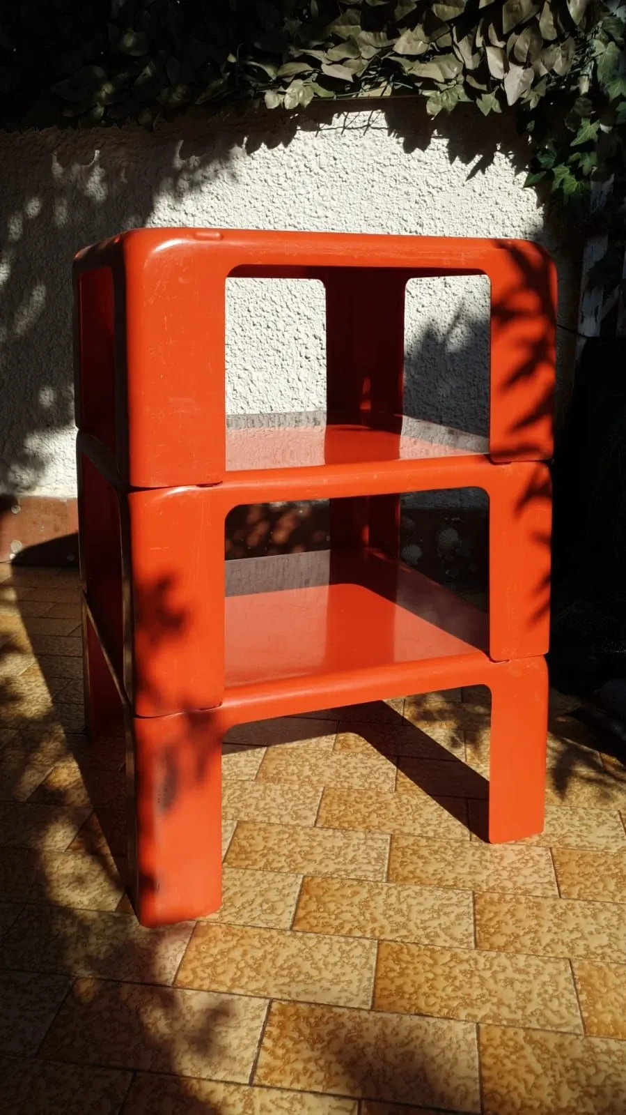 4 cats red coffee table, B&B Italia 3