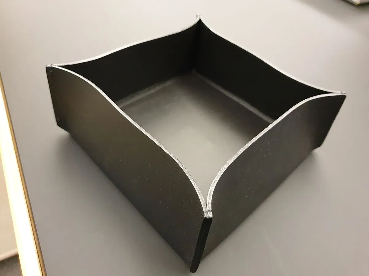 Square tray covered in leather (black), Poltrona Frau 4