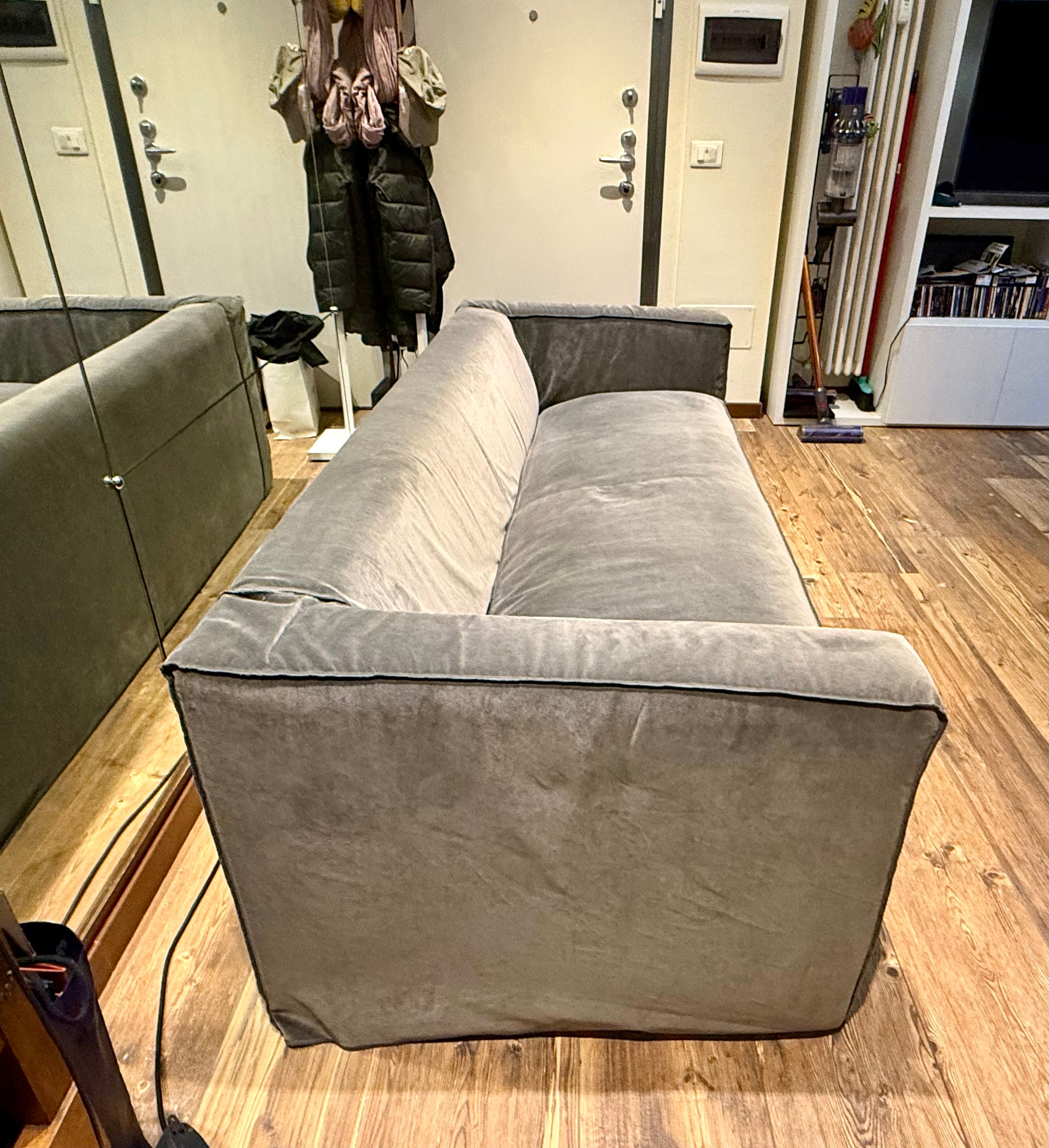 Divano 3 posti colore grigio Side