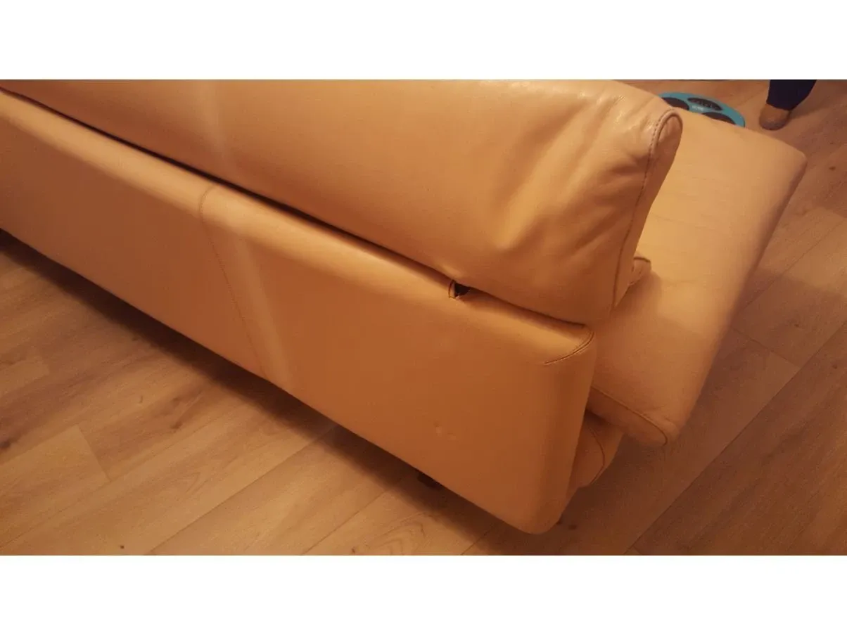 Set divano 3 posti e poltrona Alanda in pelle 9