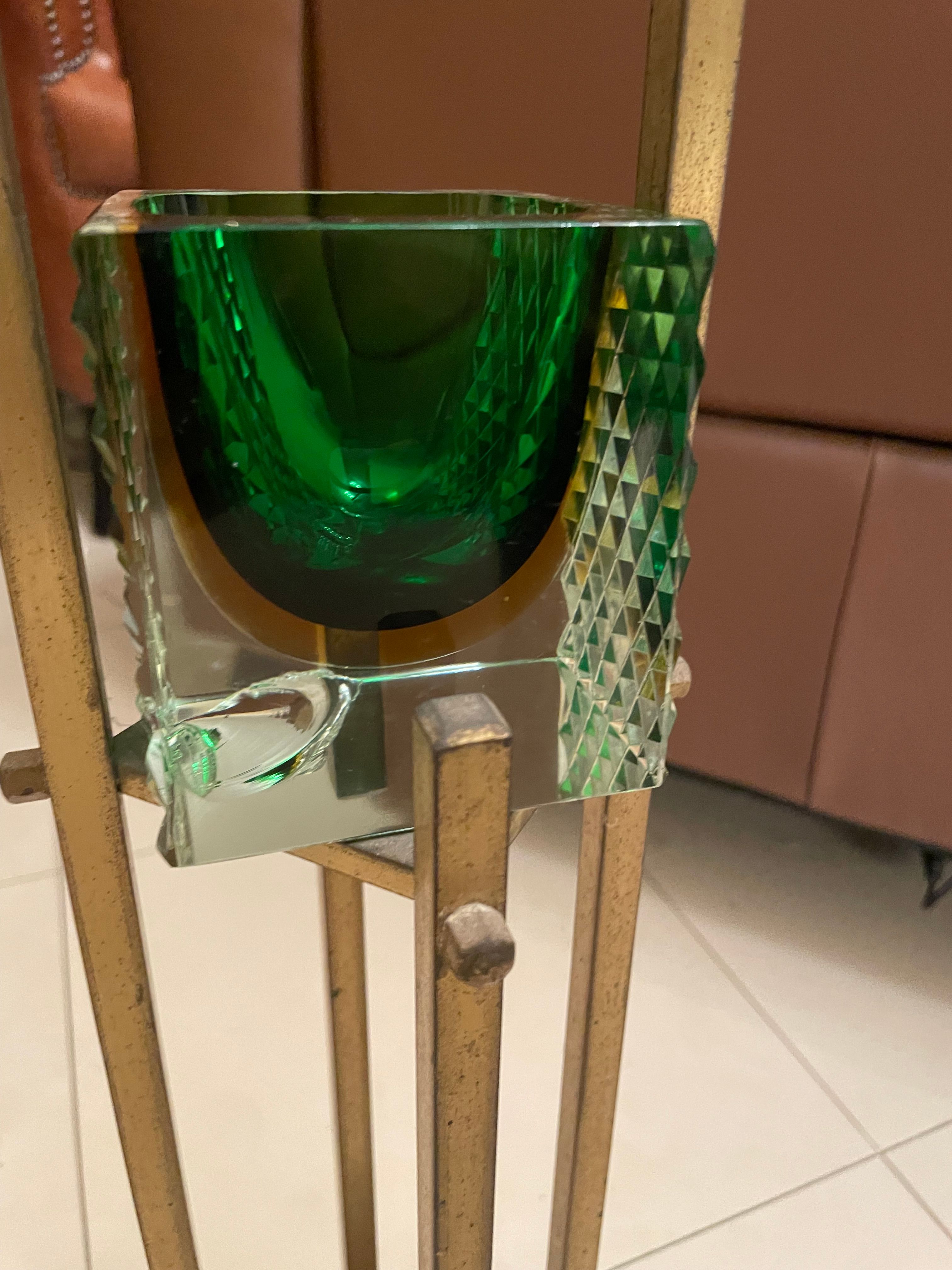 Posacenere con base ottone in vetro di Murano verde Brand