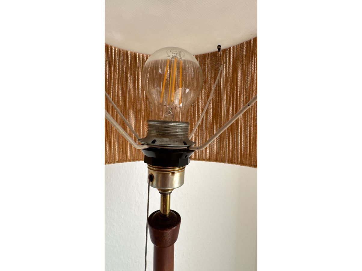 Lampe sur pied Temde en teck et corde (années 60) Details