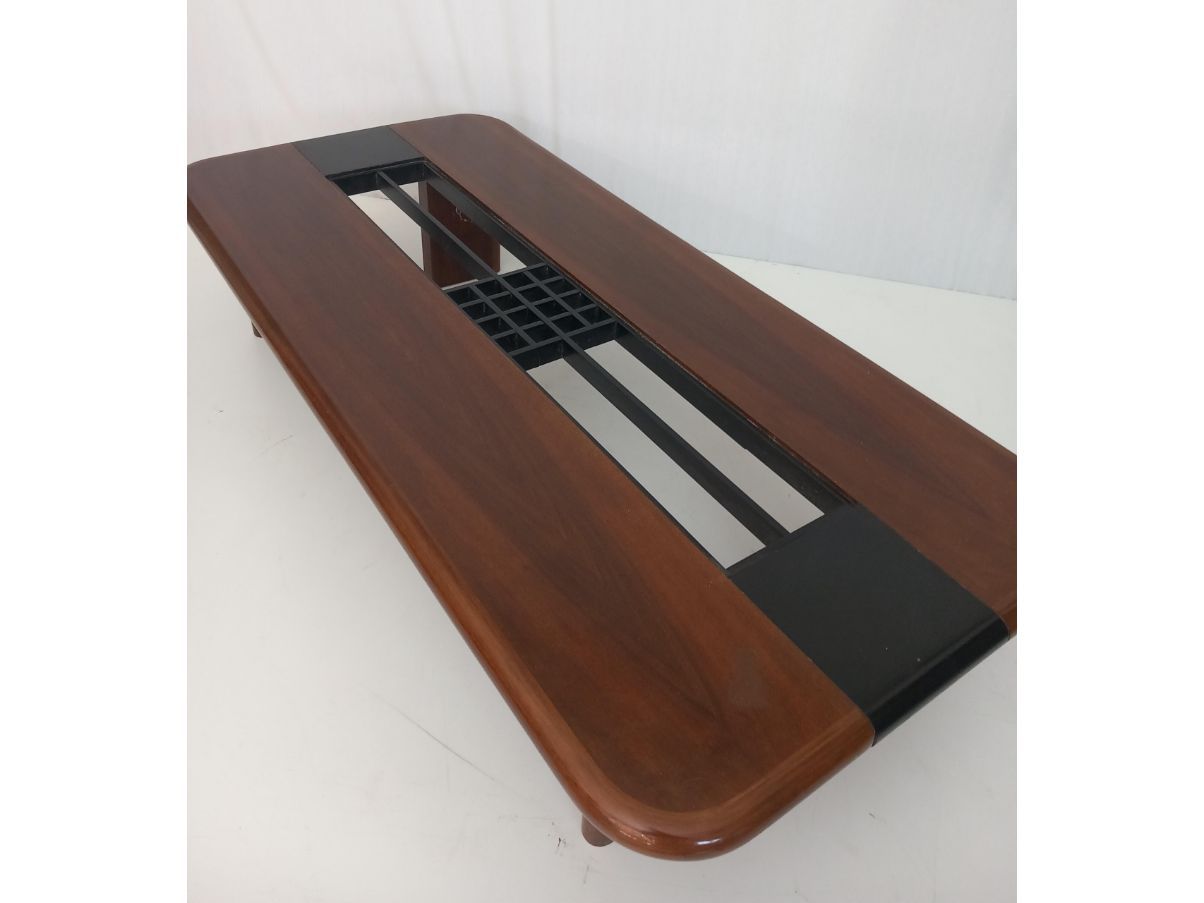 80er Jahre Couchtisch aus Holz Details