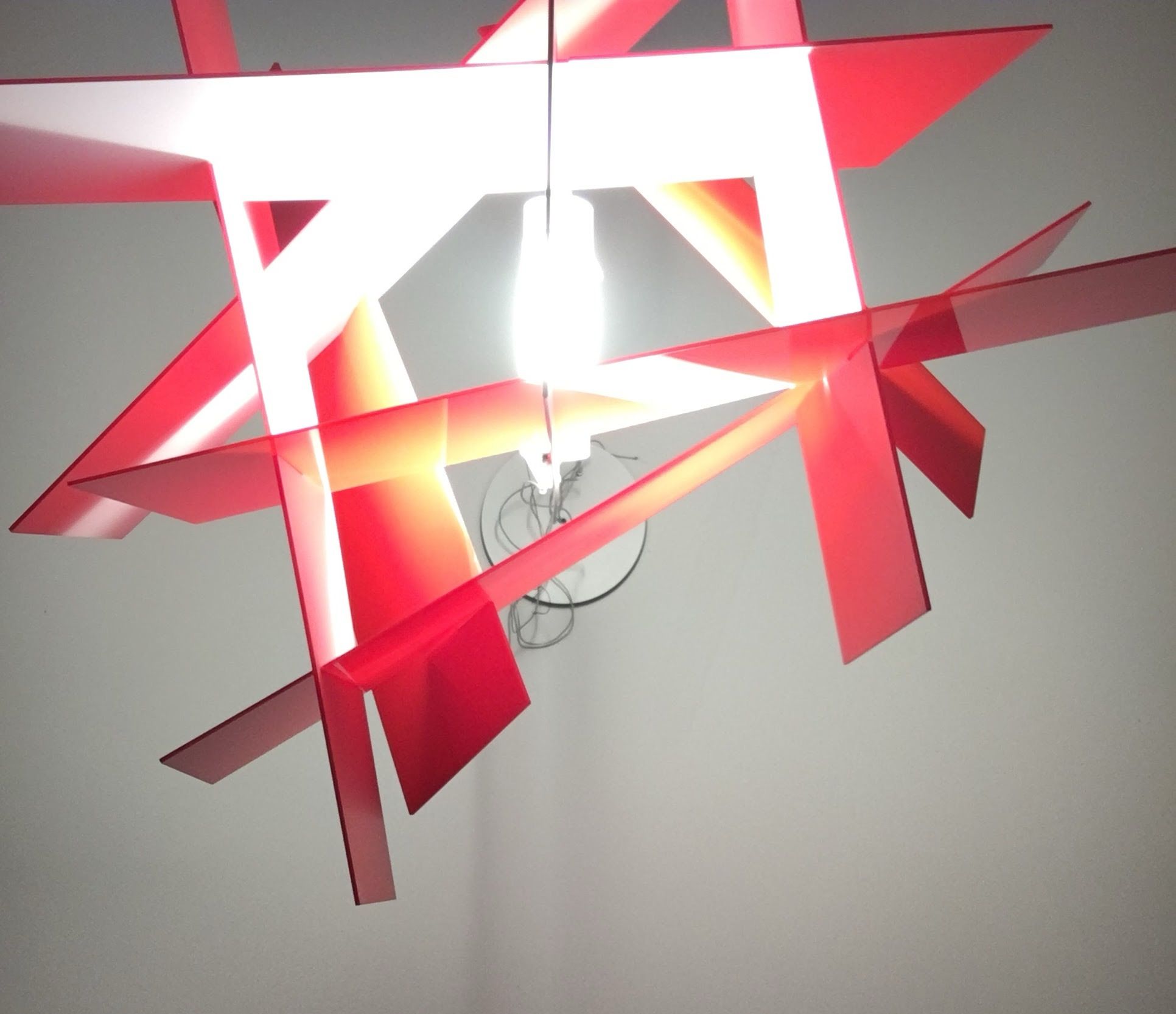 Lampada a sospensione Big Bang rossa Details