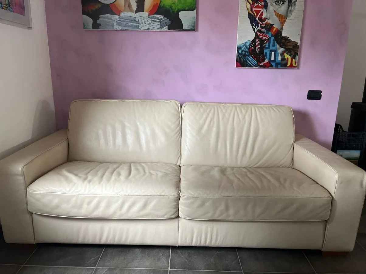 2 seater sofa in white leather 2