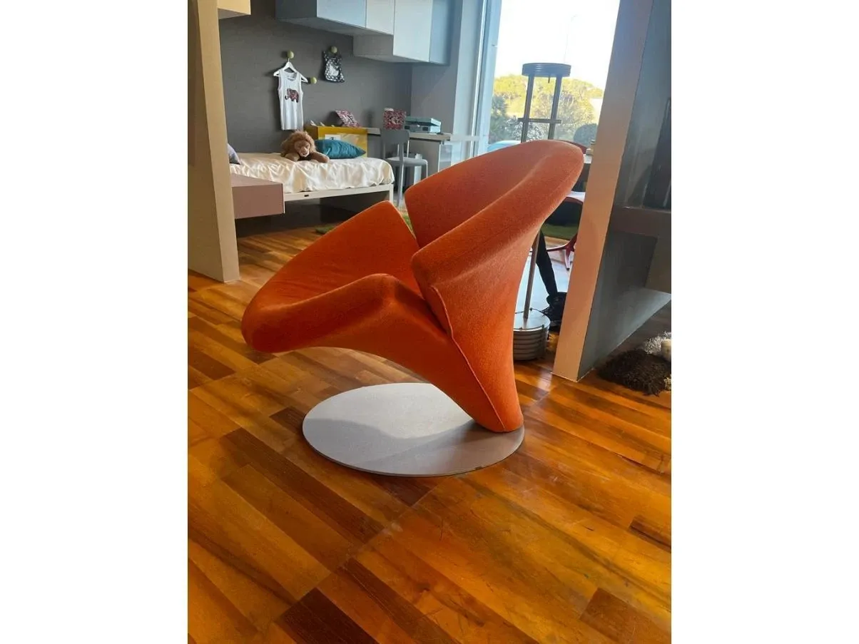 Poltrona Flower arancione, Giovannetti 2