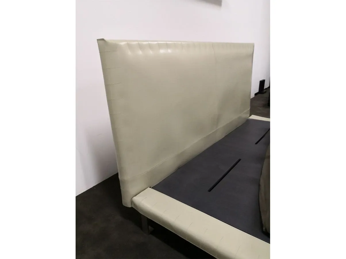 Letto matrimoniale Gio' in cuoio (beige), Ivano Redaelli 6