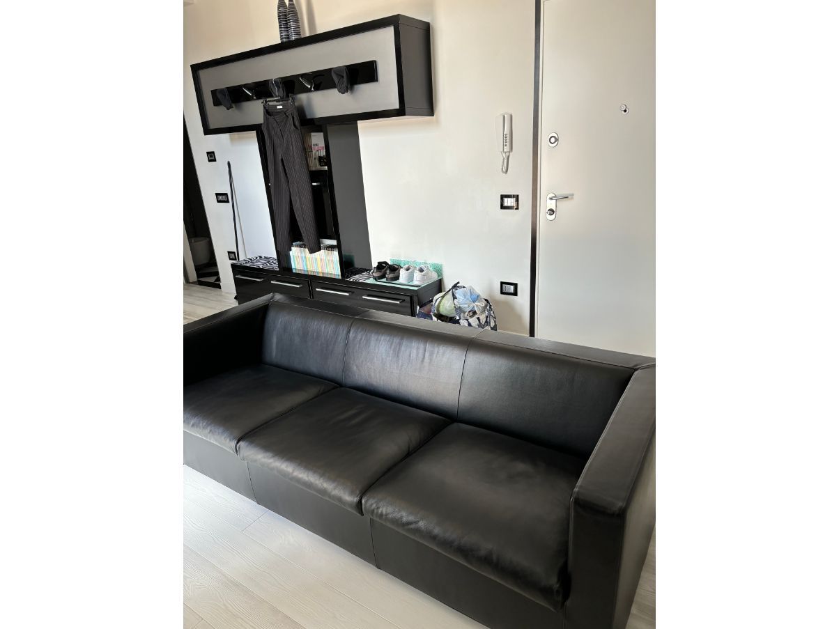 3-seater sofa in black eco-leather, Minotti Front