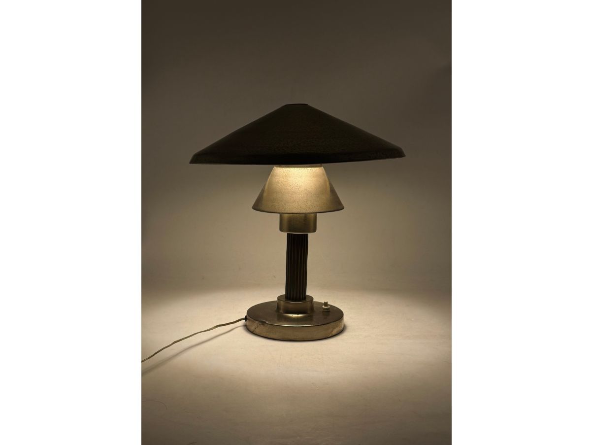 Art Deco Metal Table Lamp from the 1930s Details