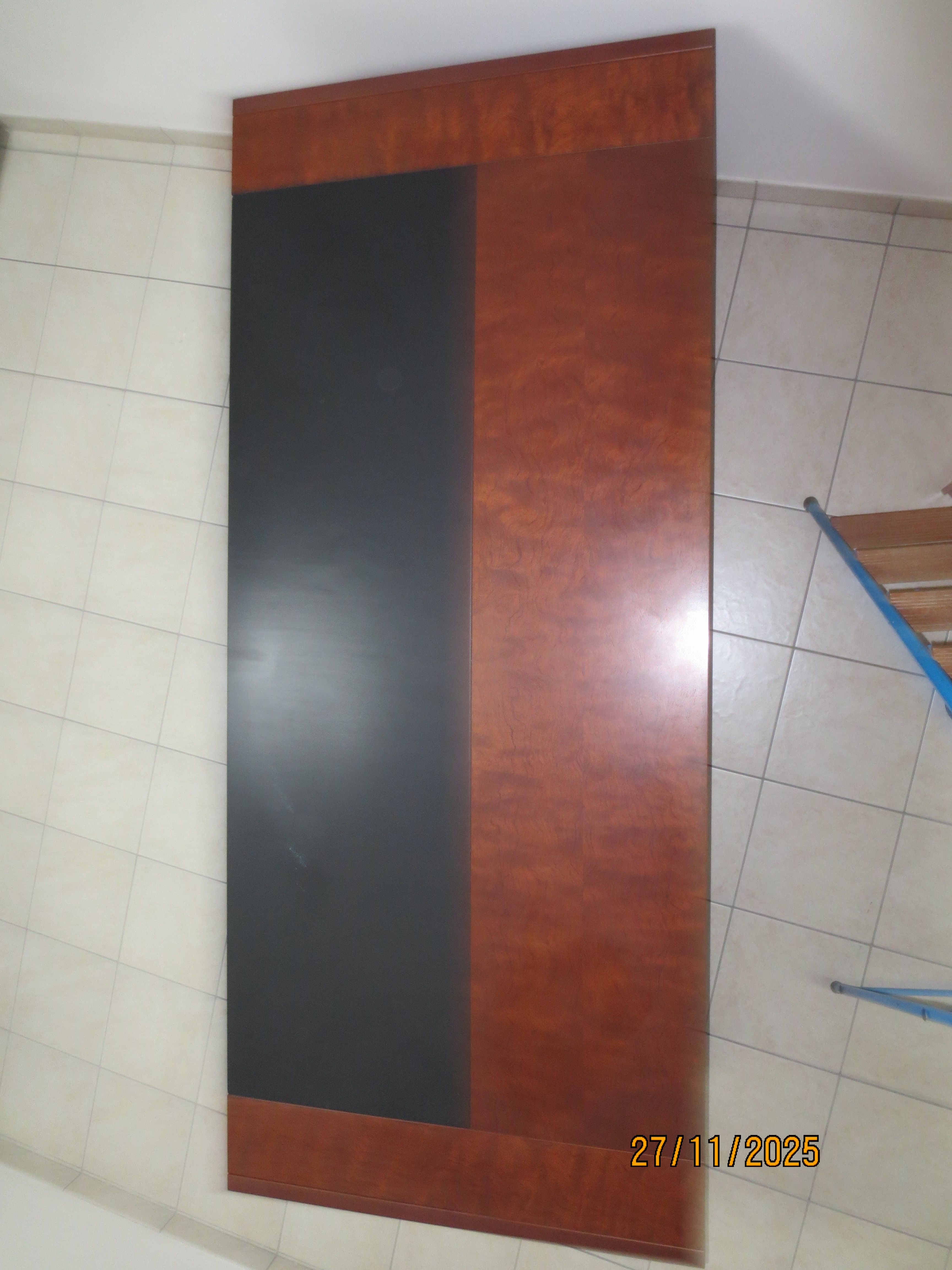 Scrivania vintage in legno verniciato poliestere e pelle Front