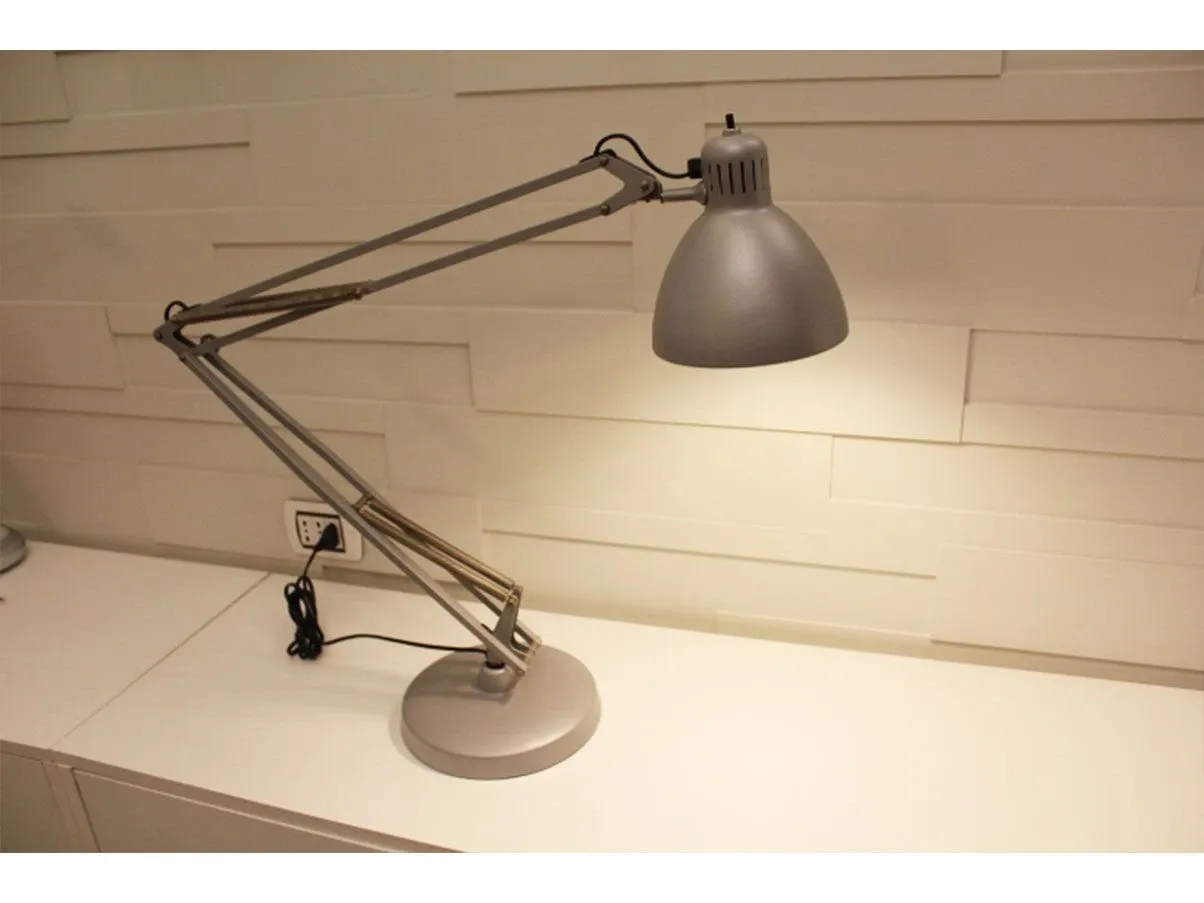 Lampada da tavolo Naska Loris metallo (grigio), FontanaArte 