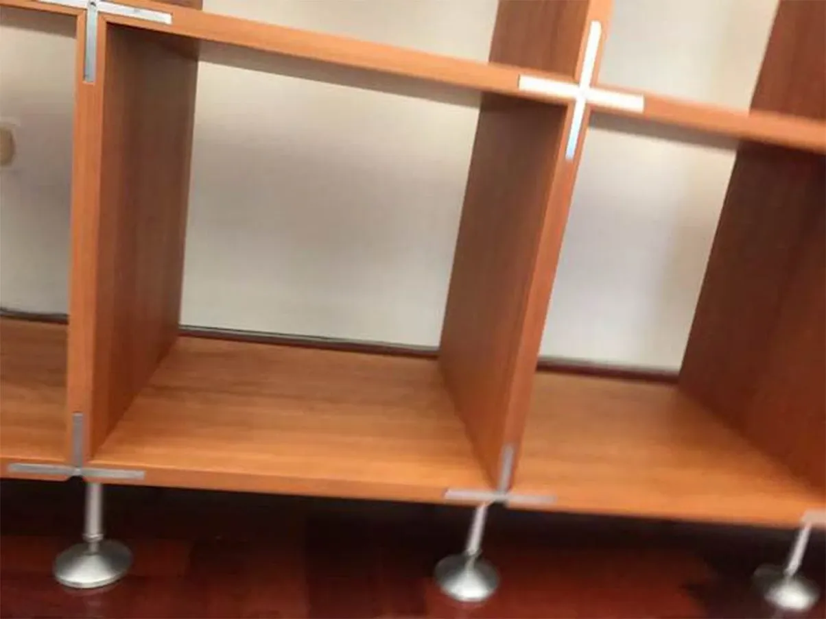 Endless Shelf modular bookcase in wood, Porro 2