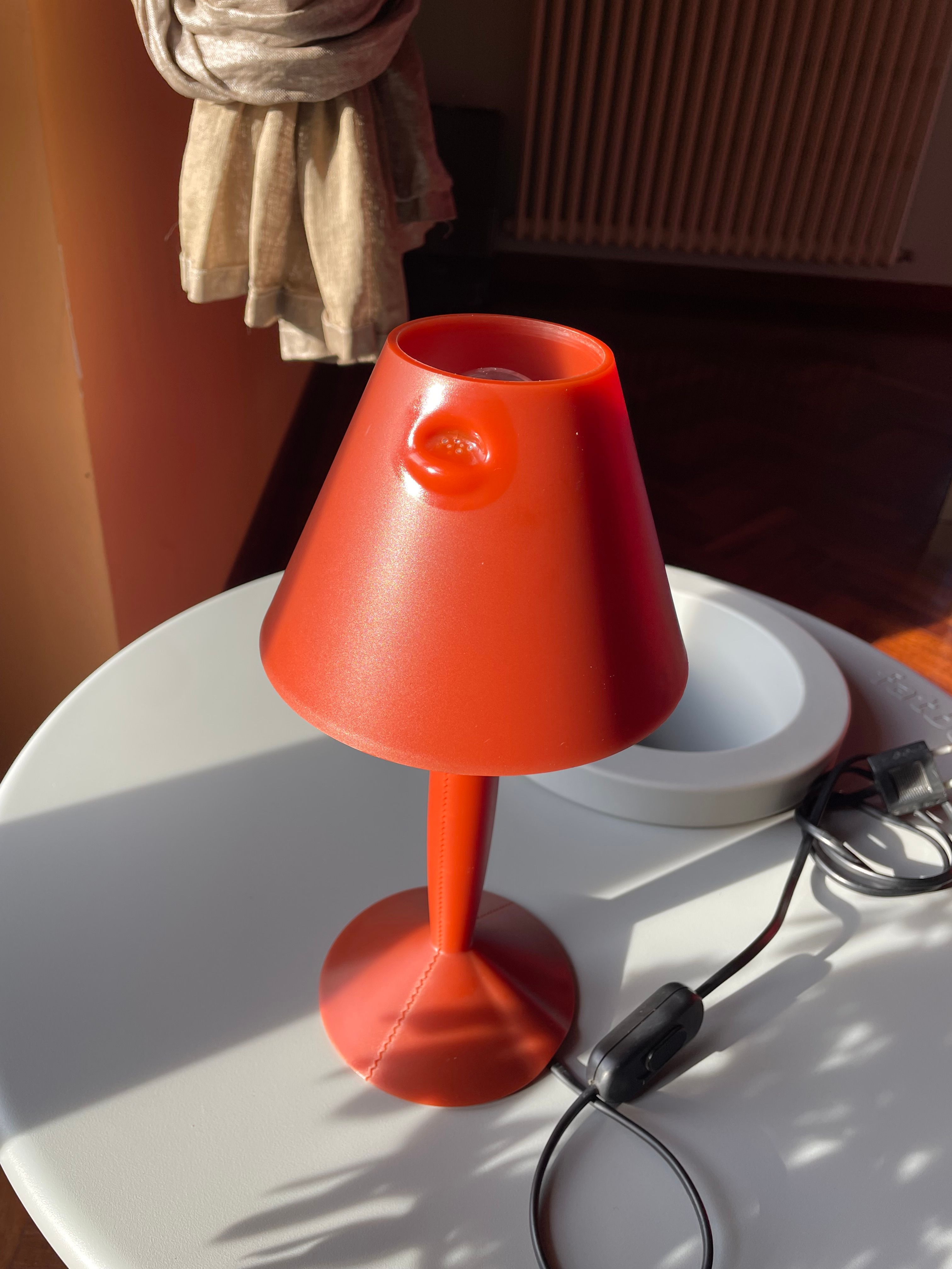 Abat-jour Miss Sissi arancione di Philippe Starck  Side