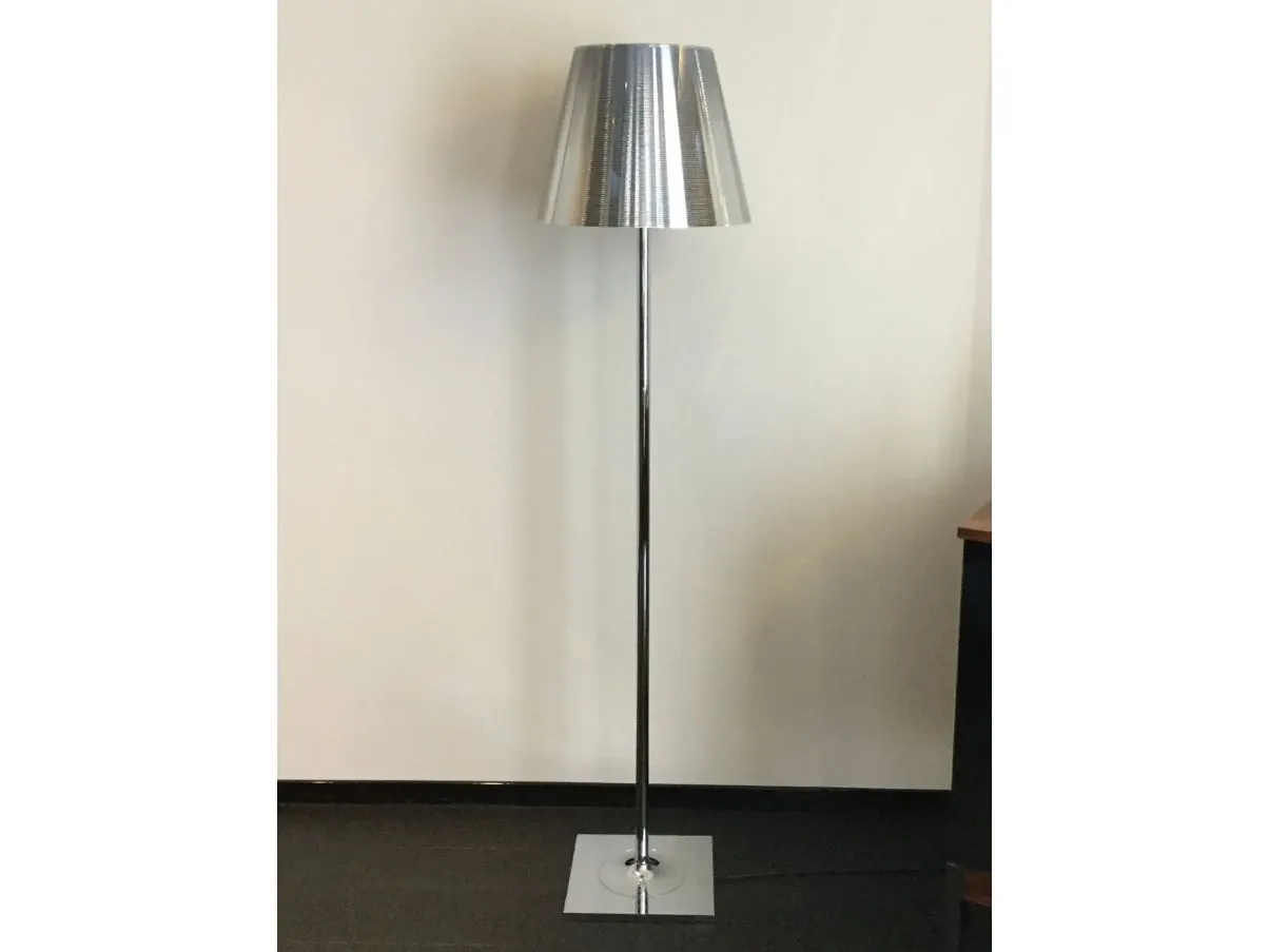 Lampada da terra KTribe argento, Flos 1