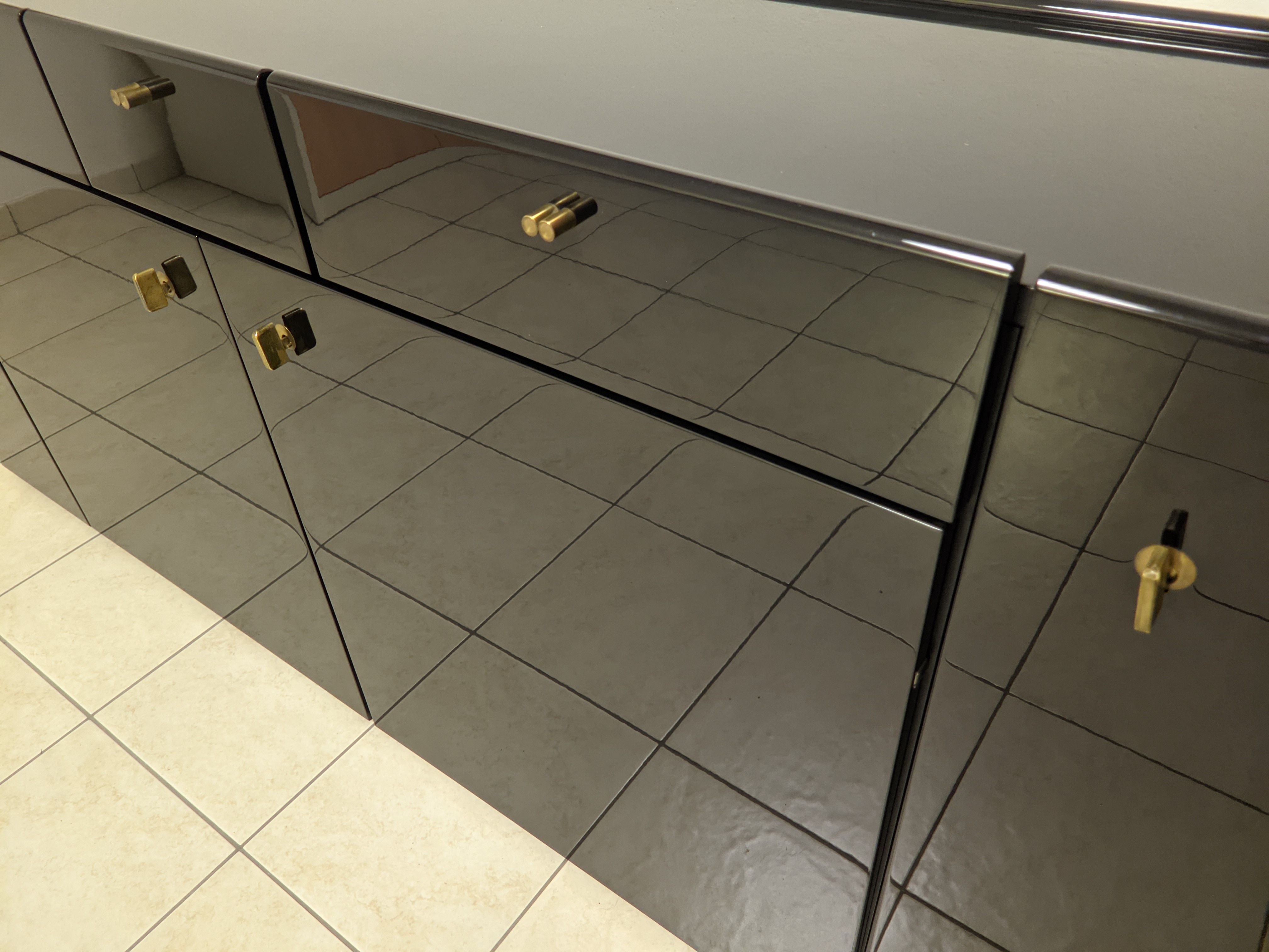 Bramantino 88 Sideboard von Kazuhide Takahama Defects