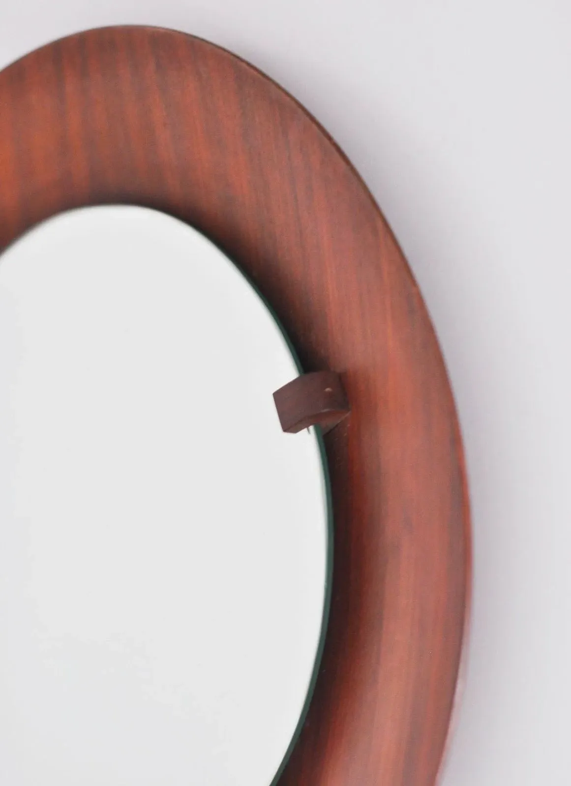 Specchio vintage ovale con cornice in legno 2