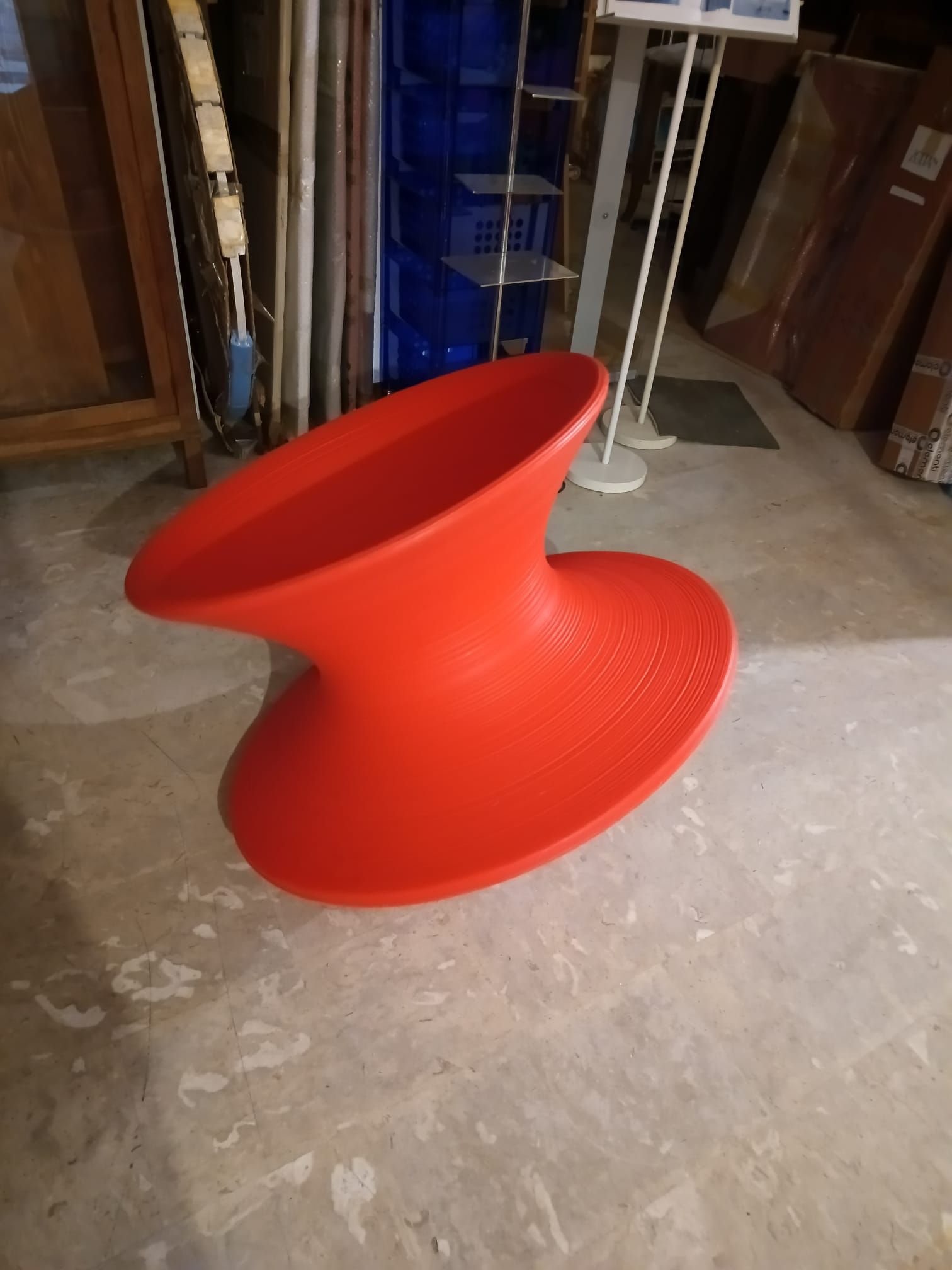 Spun Swivel Chair Red by Thomas Heatherwick, Magis Main