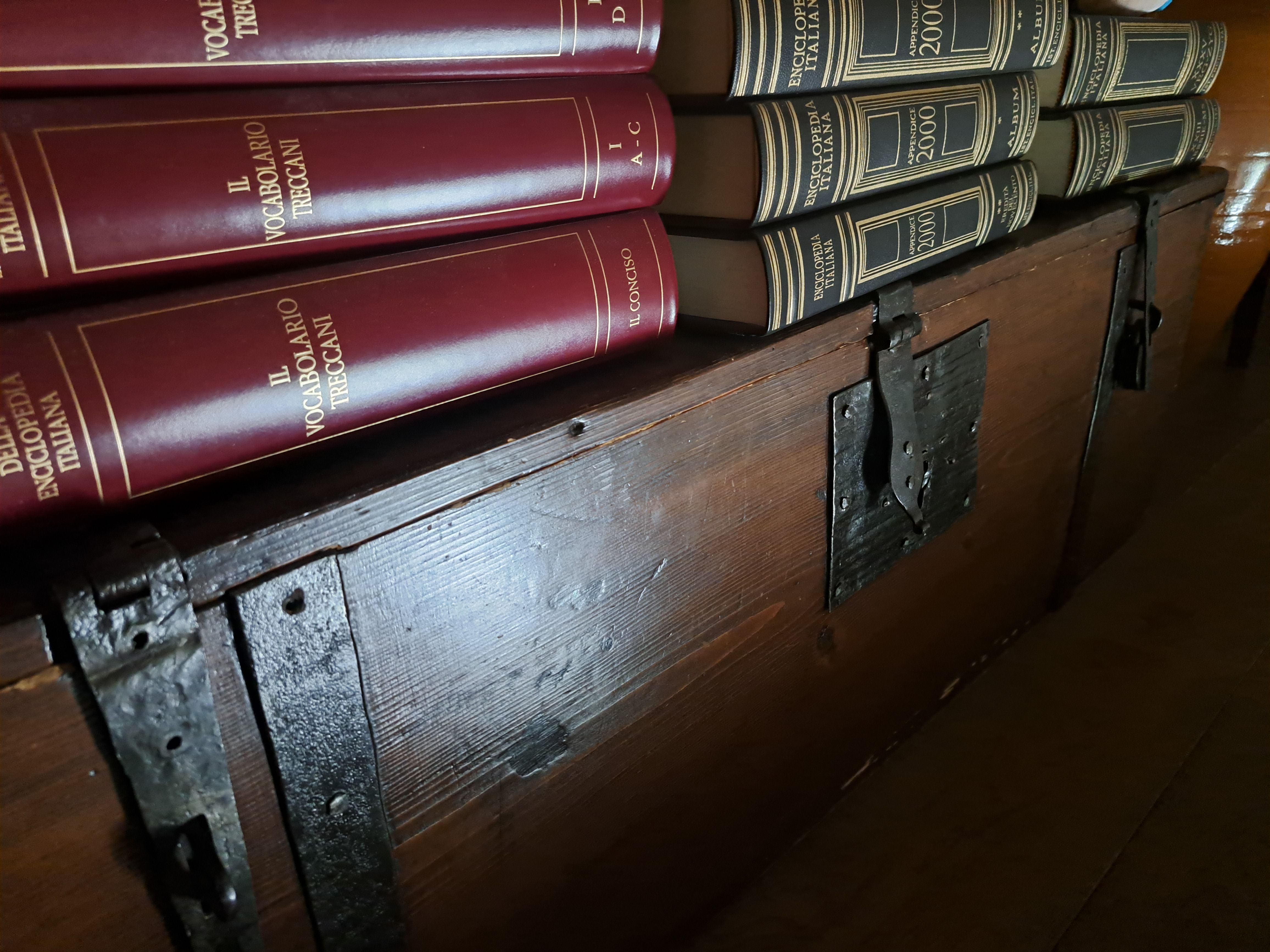 Vintage wooden chest Brand