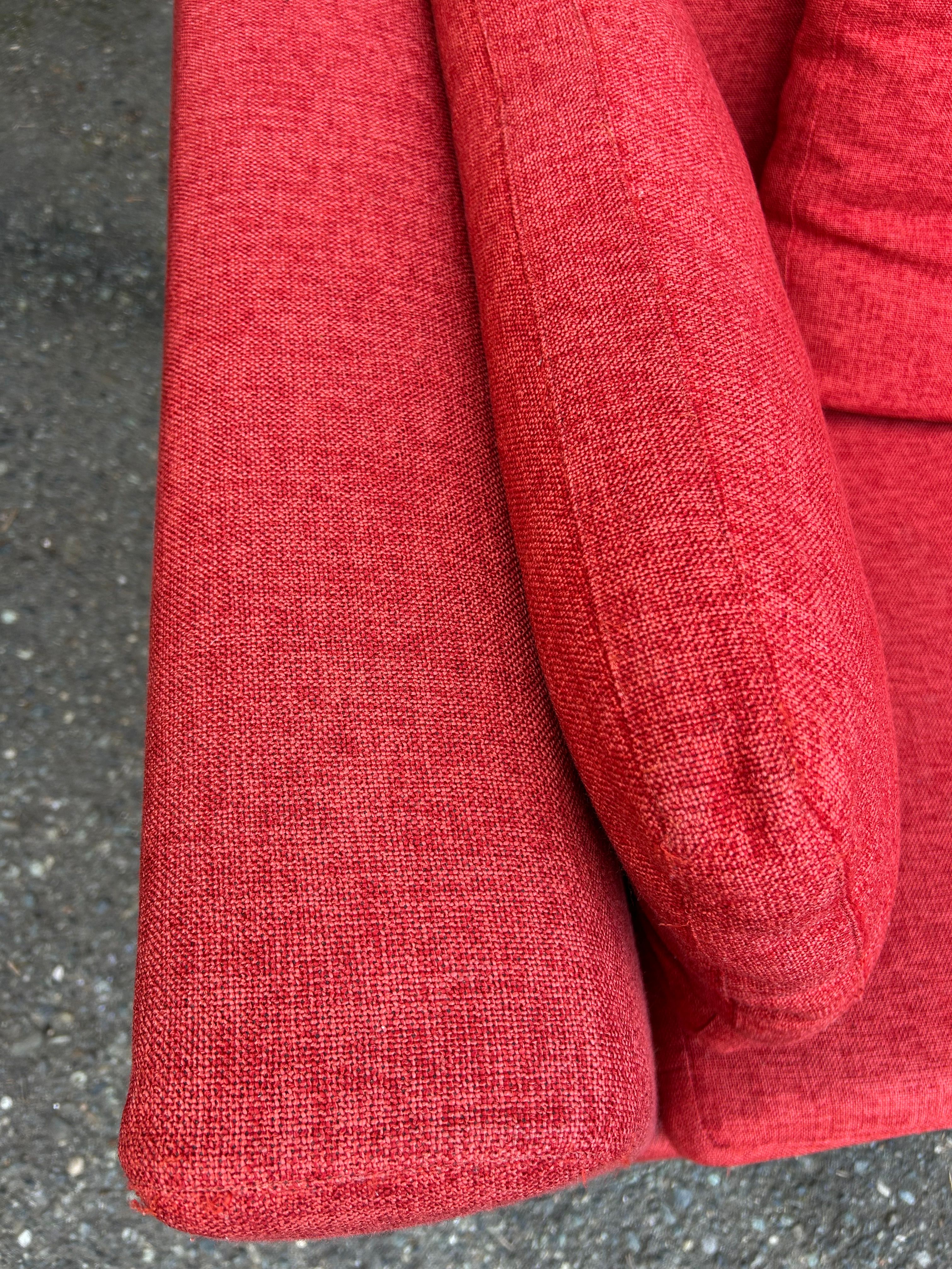 Charles Red Modular Sofa by Antonio Citterio Details
