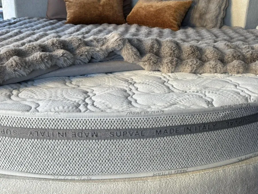Ih Tech round double bed, Le Comfort Side