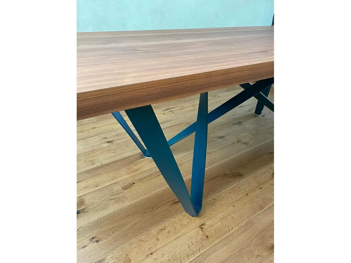 Tavolo Wave con estensioni in legno noce e metallo 3