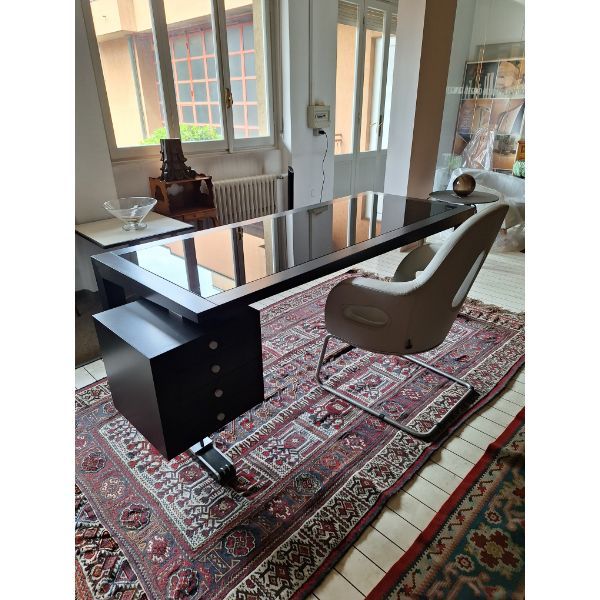 Zeno desk in beech wood and glass top, Giorgetti image