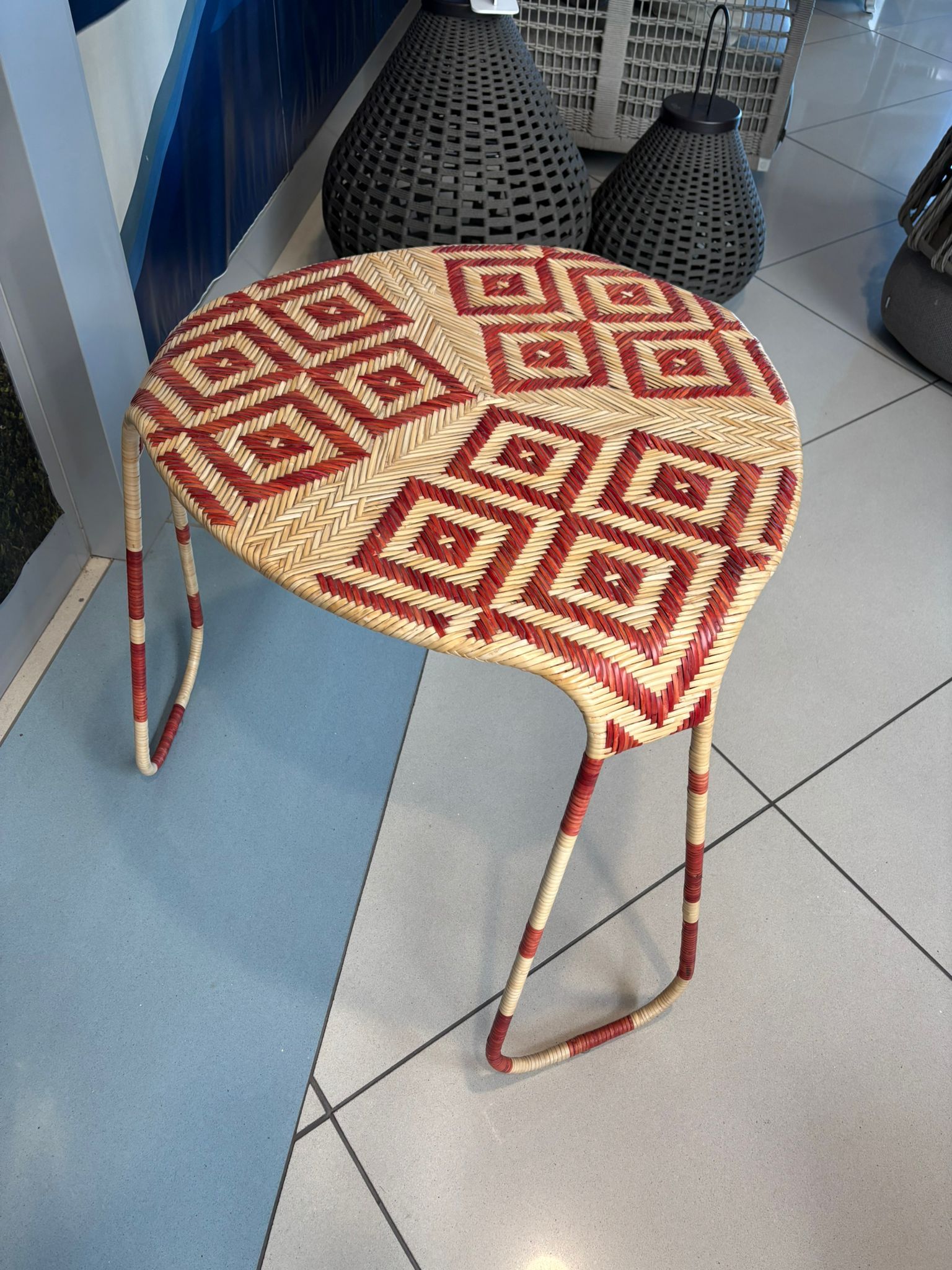 Table basse Flo par Patricia Urquiola Brand