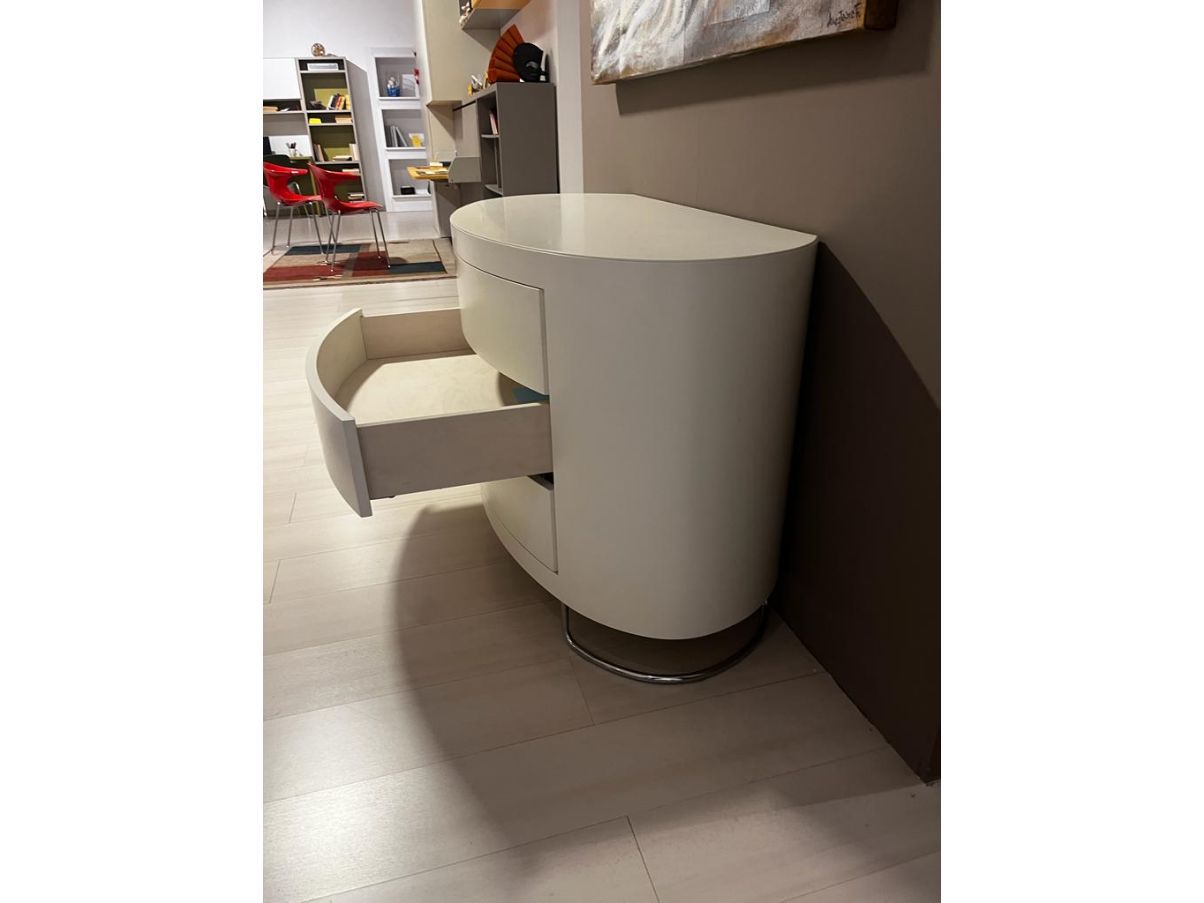 Chest of drawers in lacquered wood and chromed base, Misuraemme 4