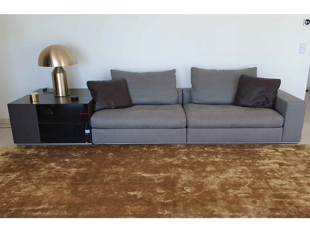 Divano lineare Groundpiece con tavolino in cuoio, Flexform 2