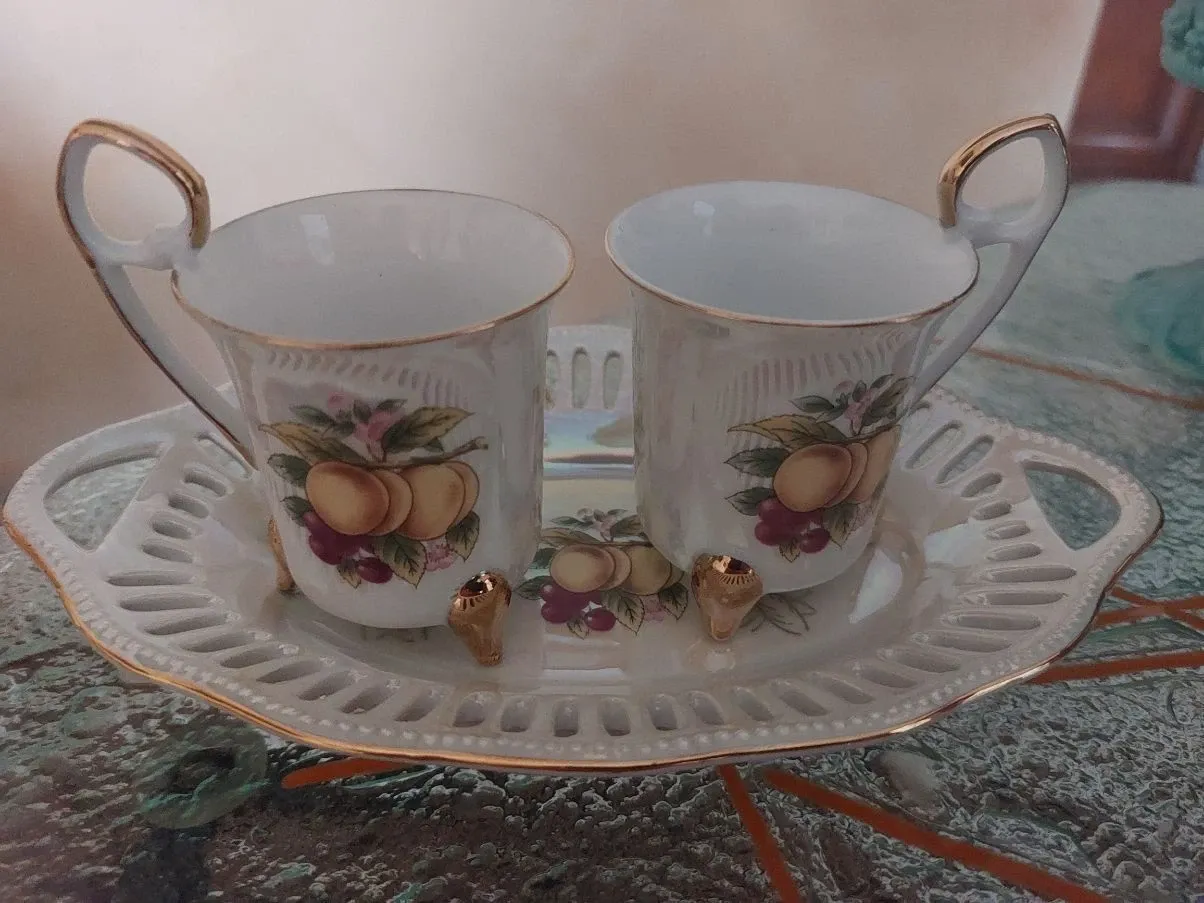 Set of 2 porcelain cups with tray, Limoges image