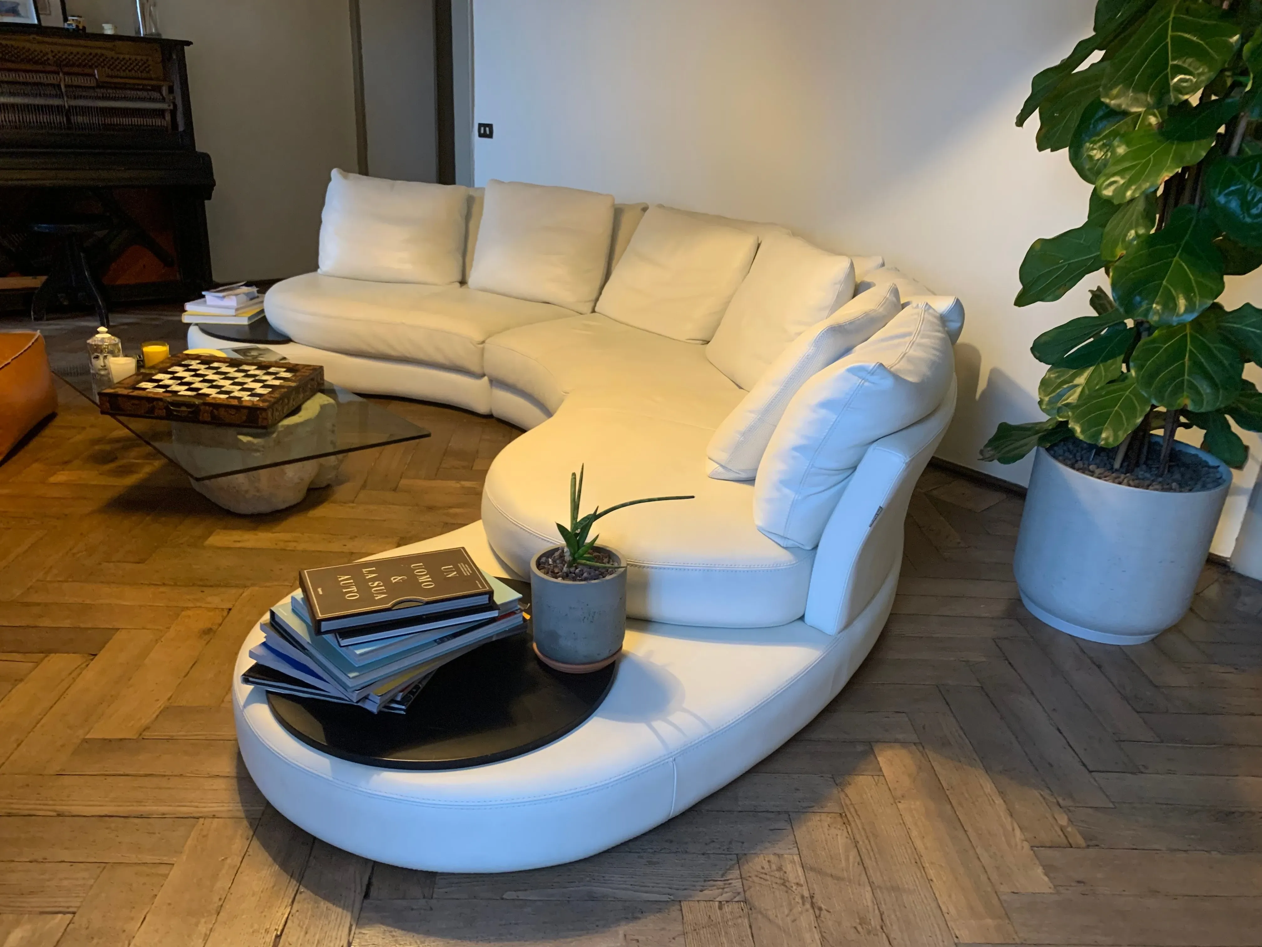 Semicircular three-module white leather sofa, Roche Bobois 2