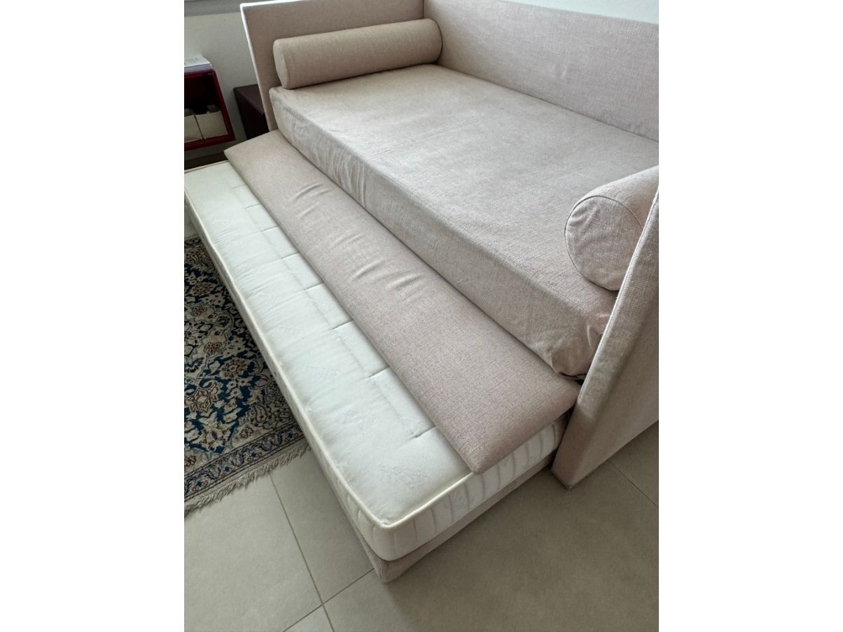 Divano letto Duetto in tessuto rosa Details