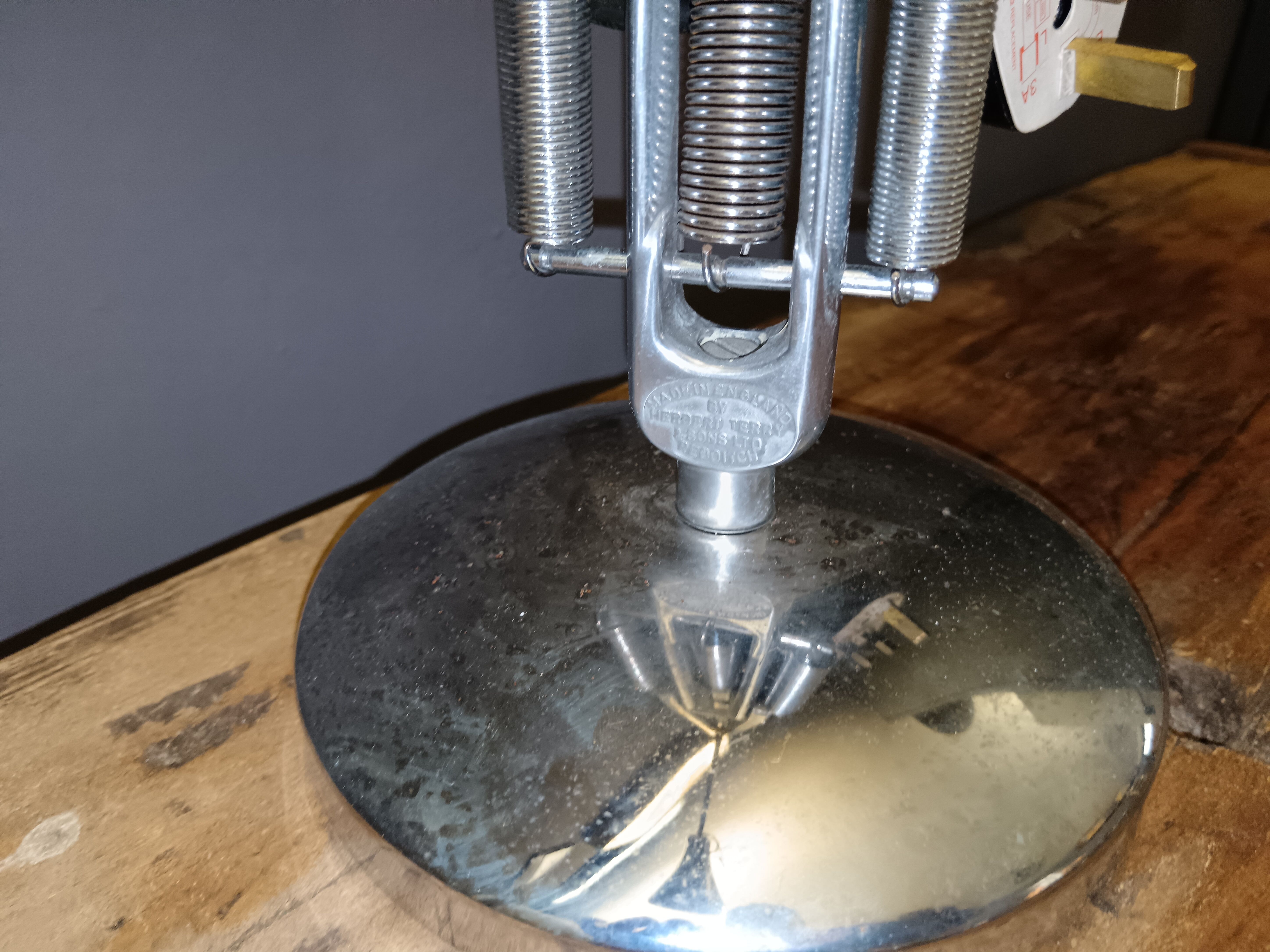 Industrielle Tischlampe aus verchromtem Stahl Brand