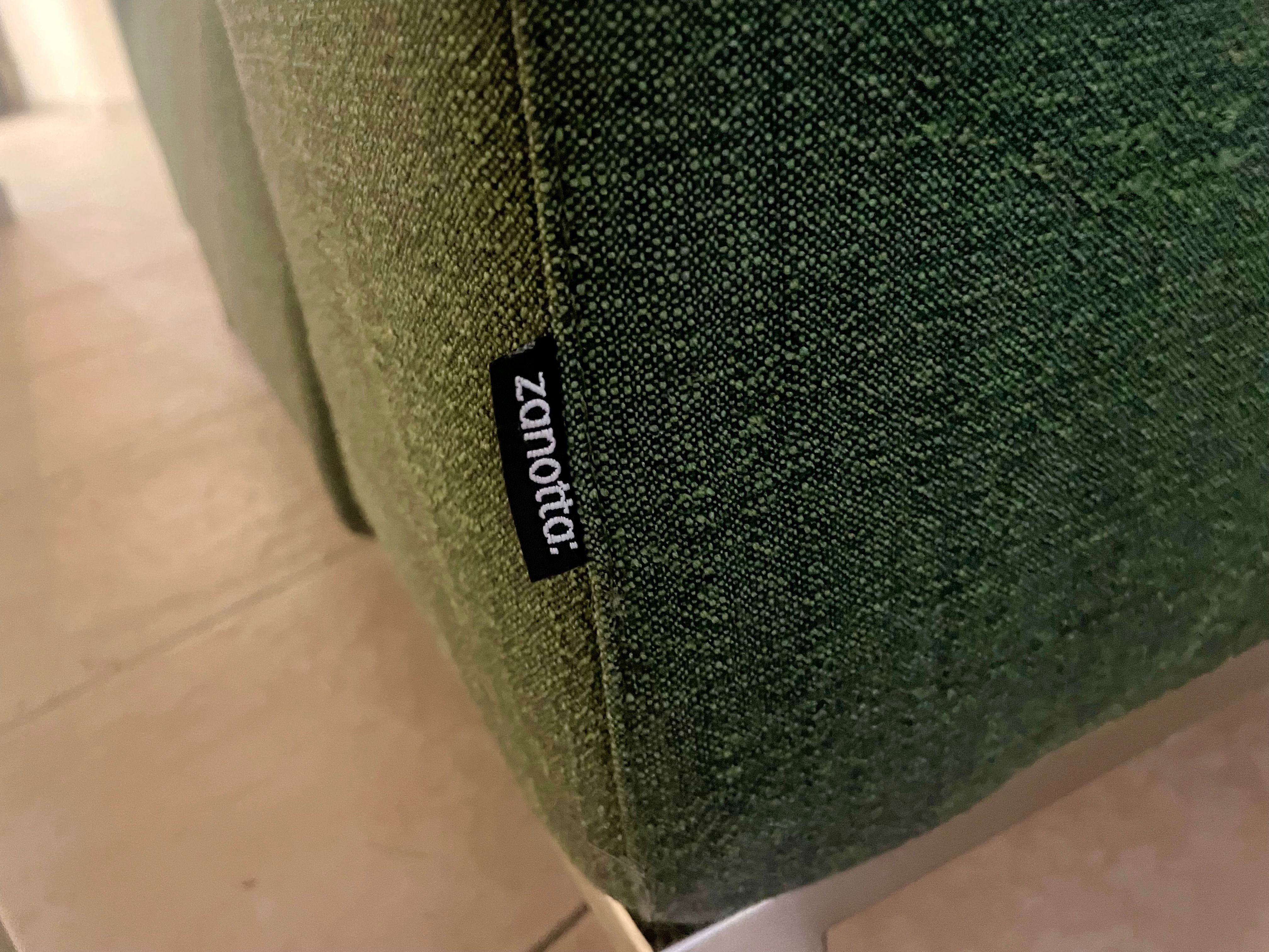 Poltrona Alfa in tessuto verde, Zanotta Brand
