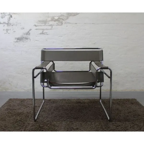 Wassily Marcel Breuer chair, Gavina image