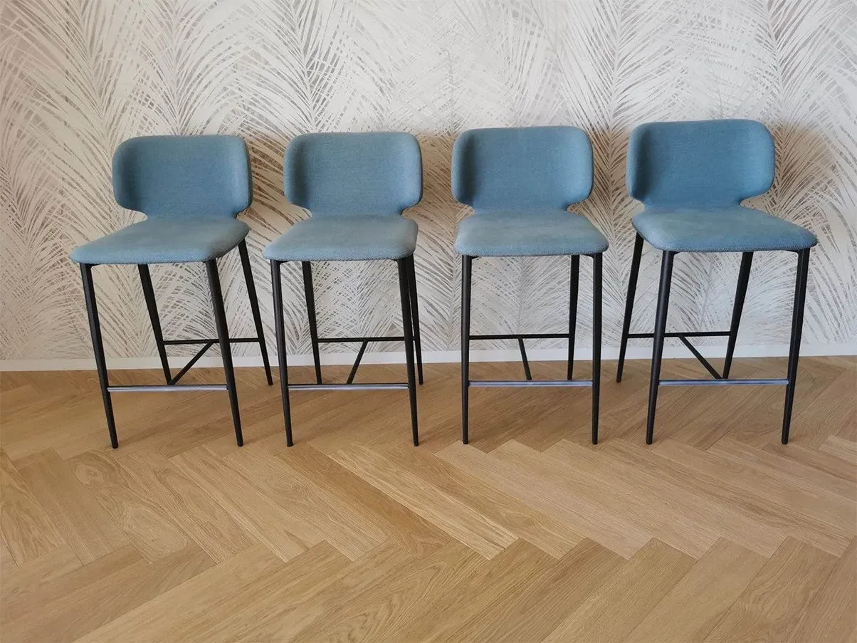 Set 4 sgabelli Wrap H65 MTS in tessuto (azzurro), Midj 