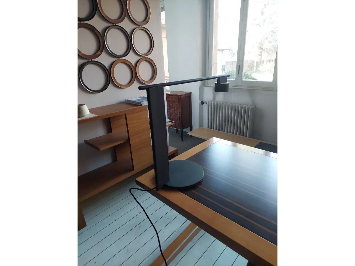 Lampada da tavolo in metallo, Giorgetti  6