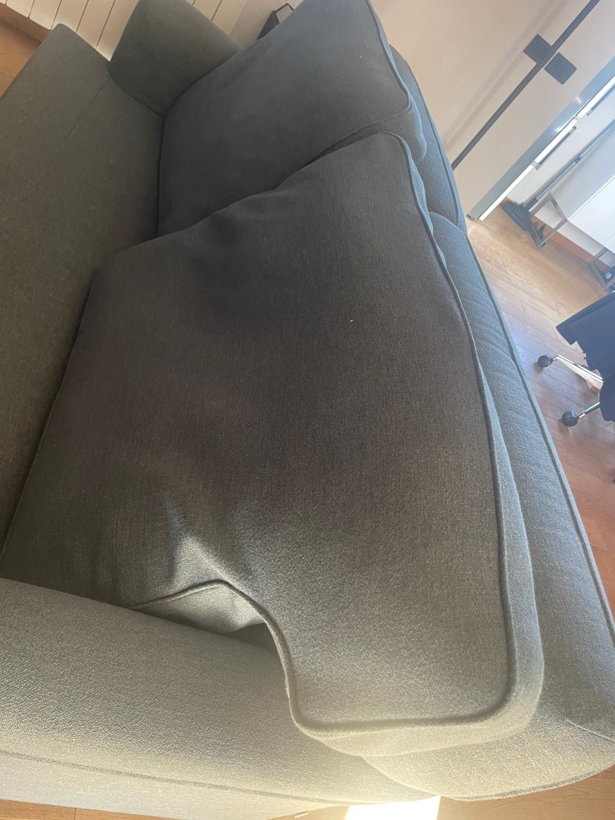 Raffles 3-Seater Fabric Sofa by Vico Magistretti Details