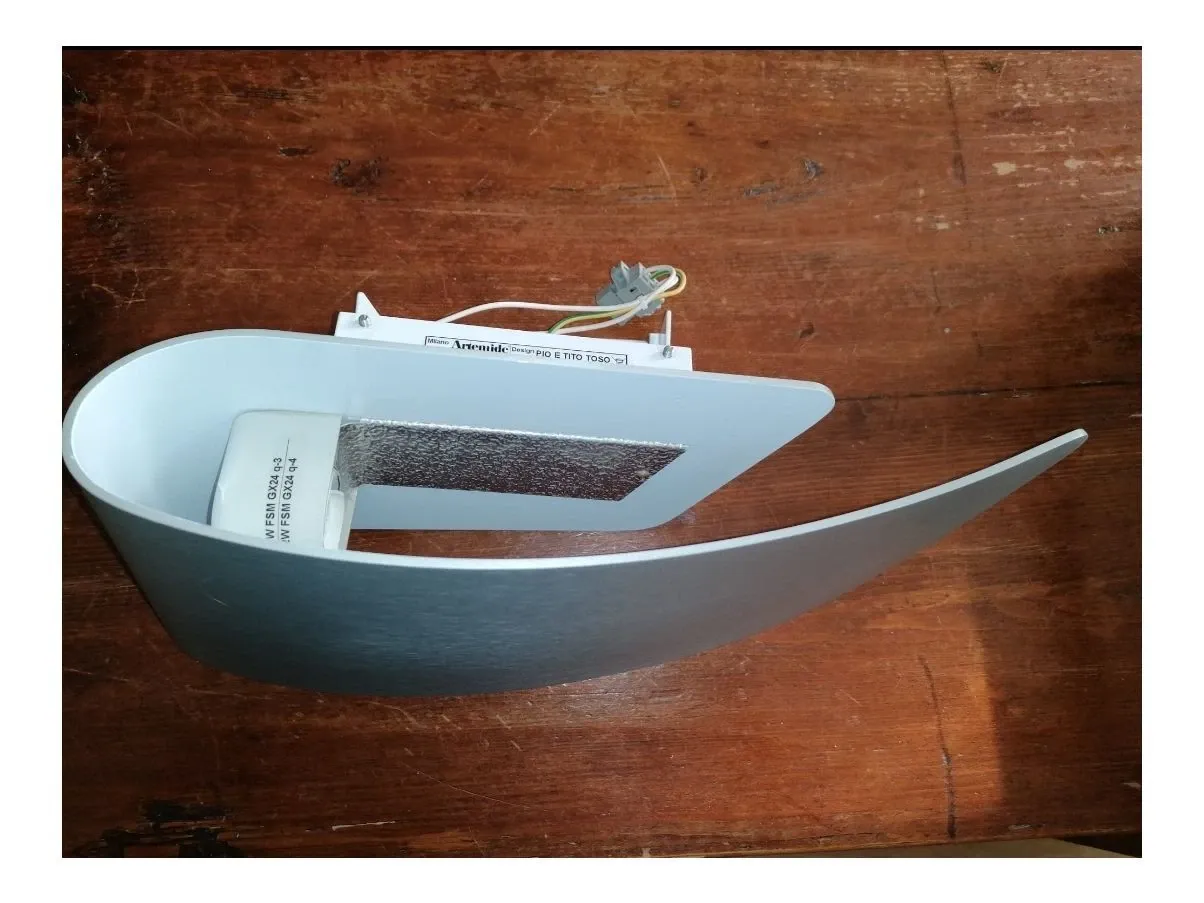 Wandleuchte Eurialo aus Aluminium 1
