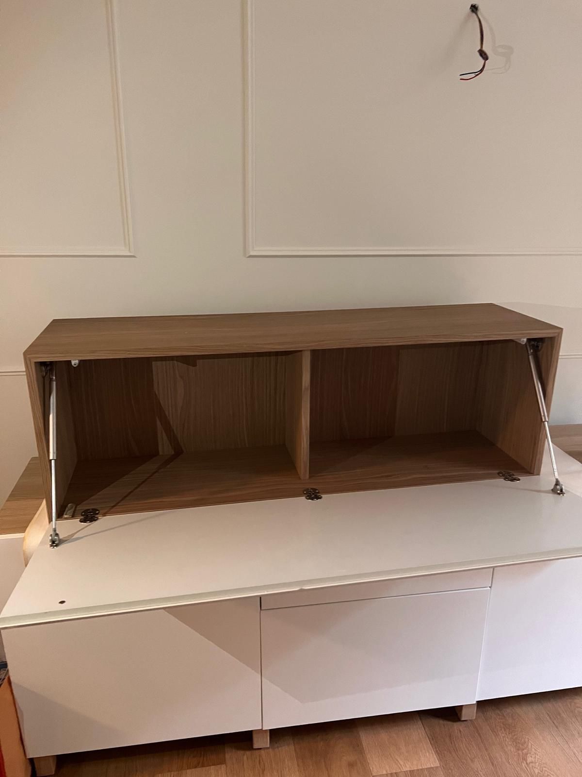 Mobile porta tv sospeso in vetro temperato e legno, Calligaris  Front