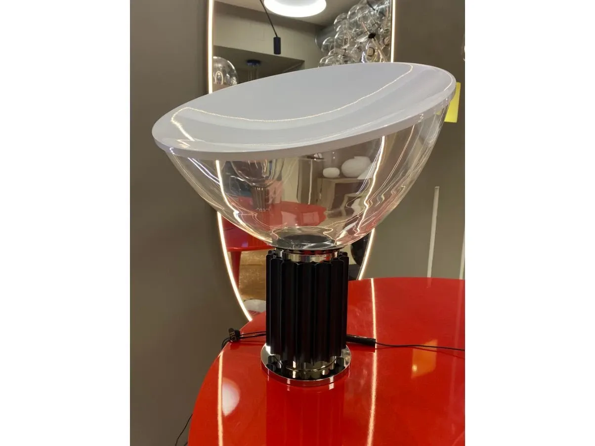 Lampada da tavolo Taccia, Flos 1