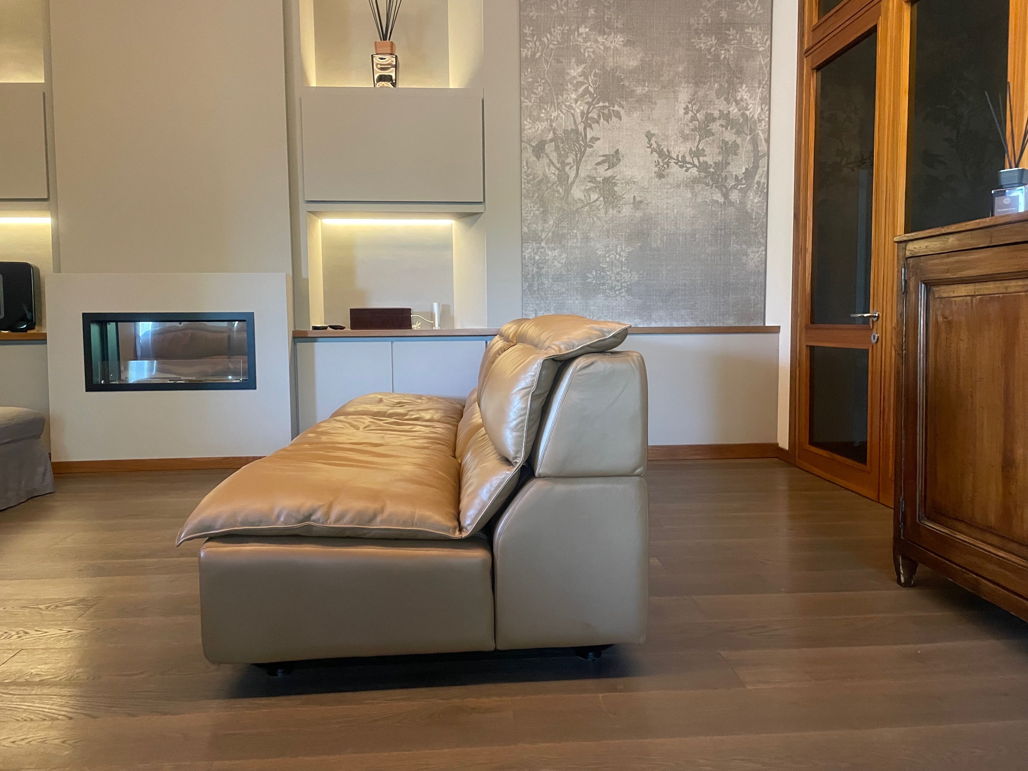Vintage Bogo 5-seater modular sofa in leather by Carlo Bartoli, Rossi di Albizzate Side