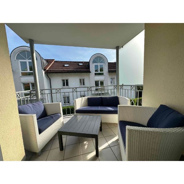 Lounge sofa and two outdoor chairs, Schönhuber Franchi image