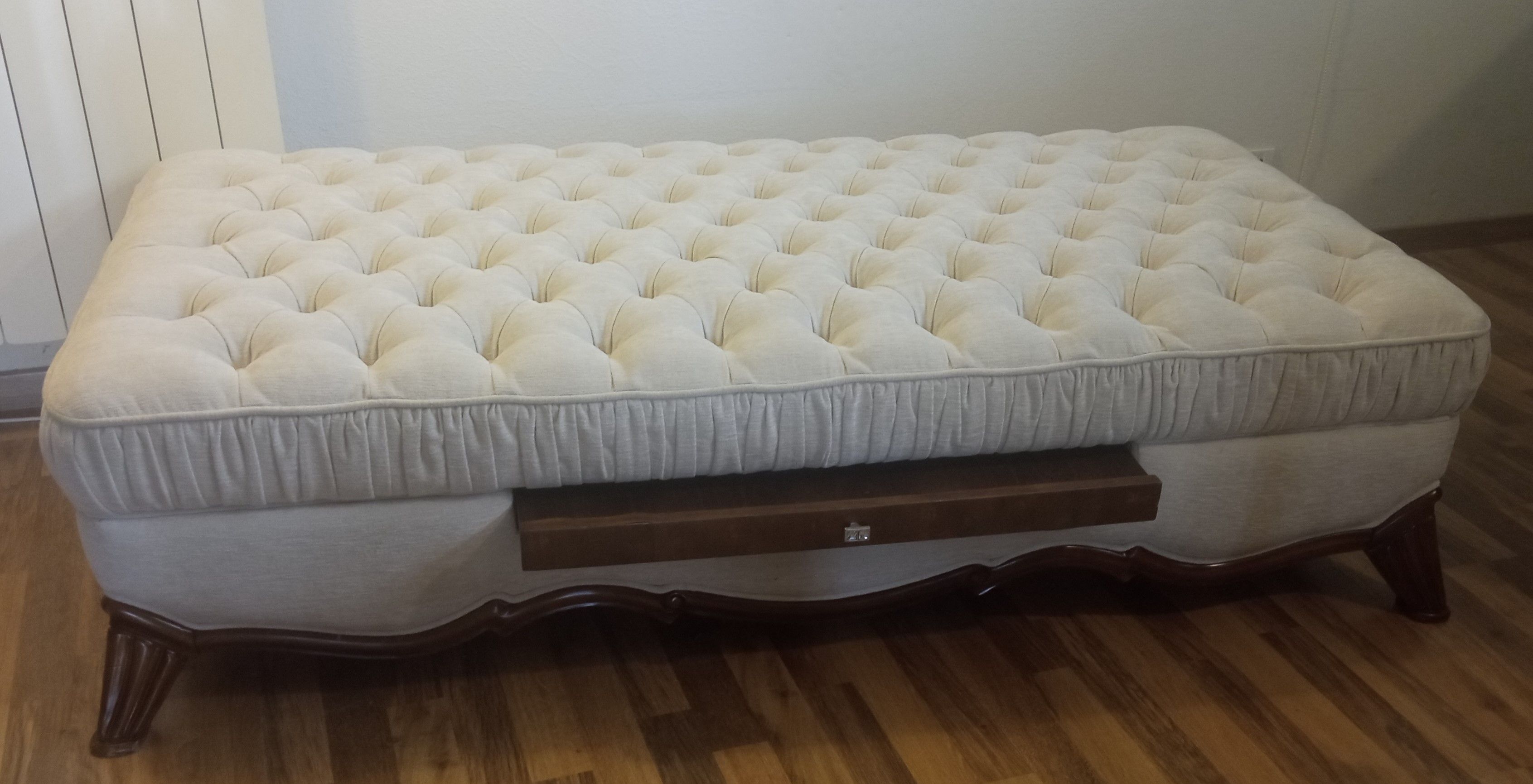 Pouf table basse Ardea en bois et tissu blanc Main