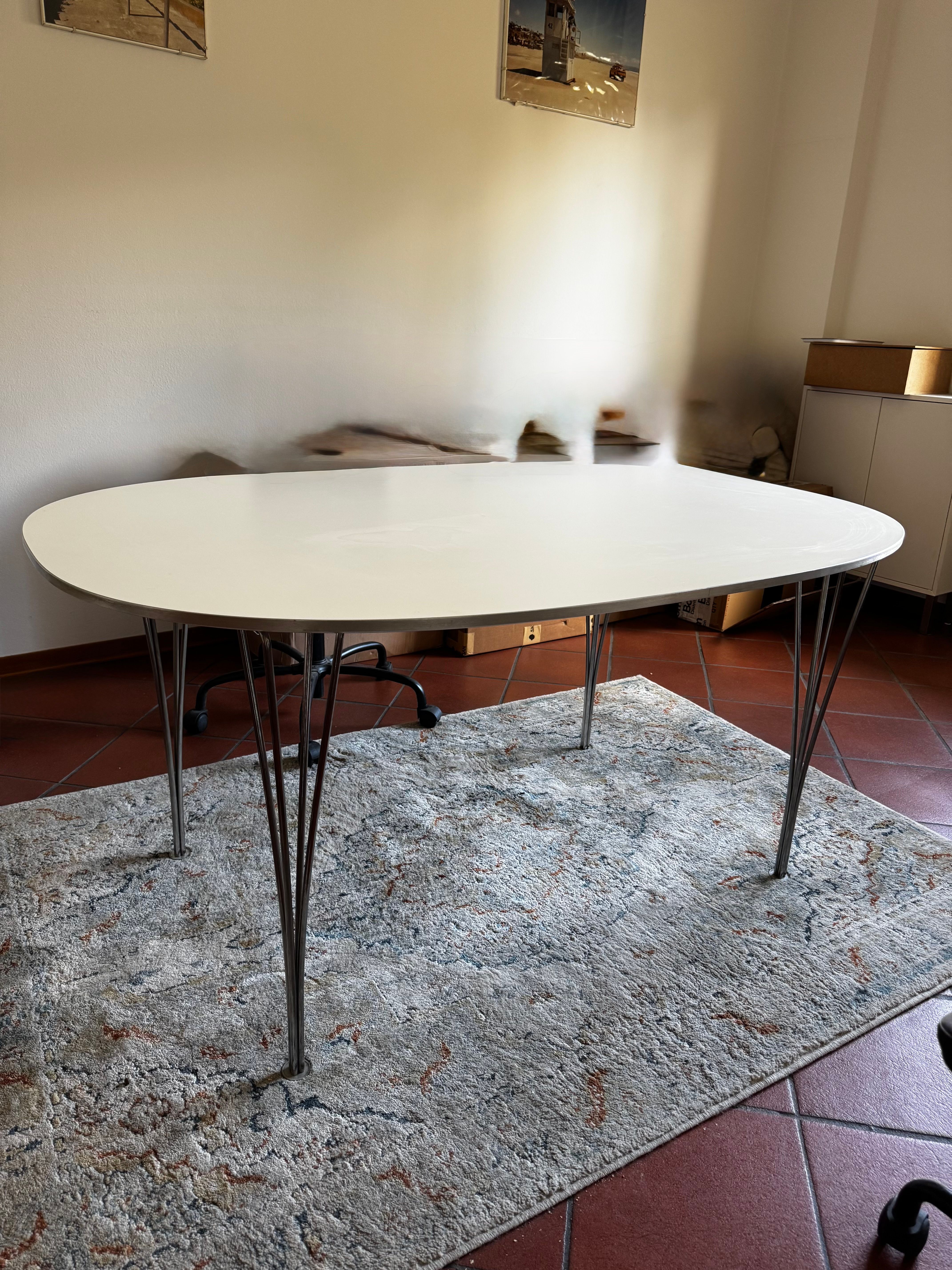 Tavolo ovale Superellipse in legno e acciaio di Piet Hein Main